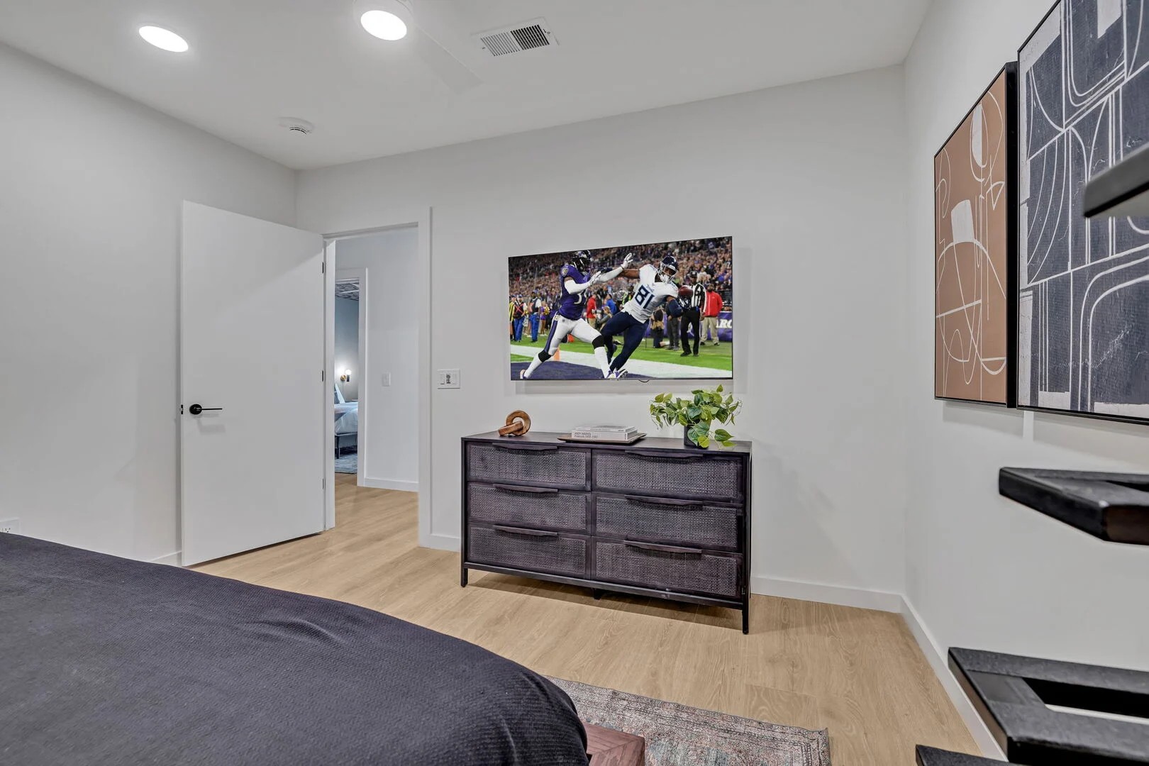 635 7th Ave, S Unit: 405