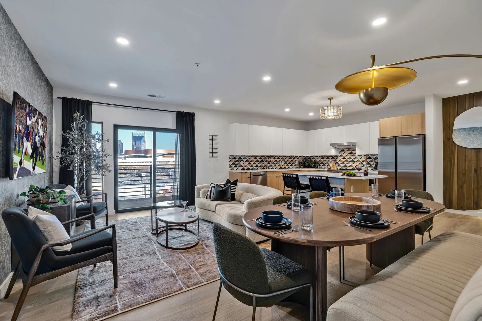 635 7th Ave, S Unit: 405