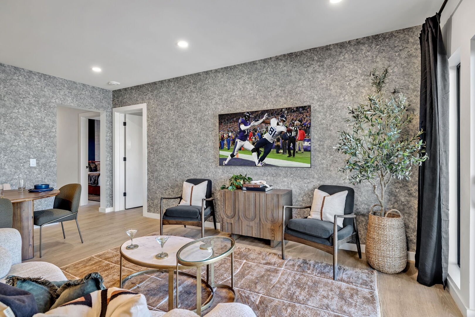 635 7th Ave, S Unit: 405