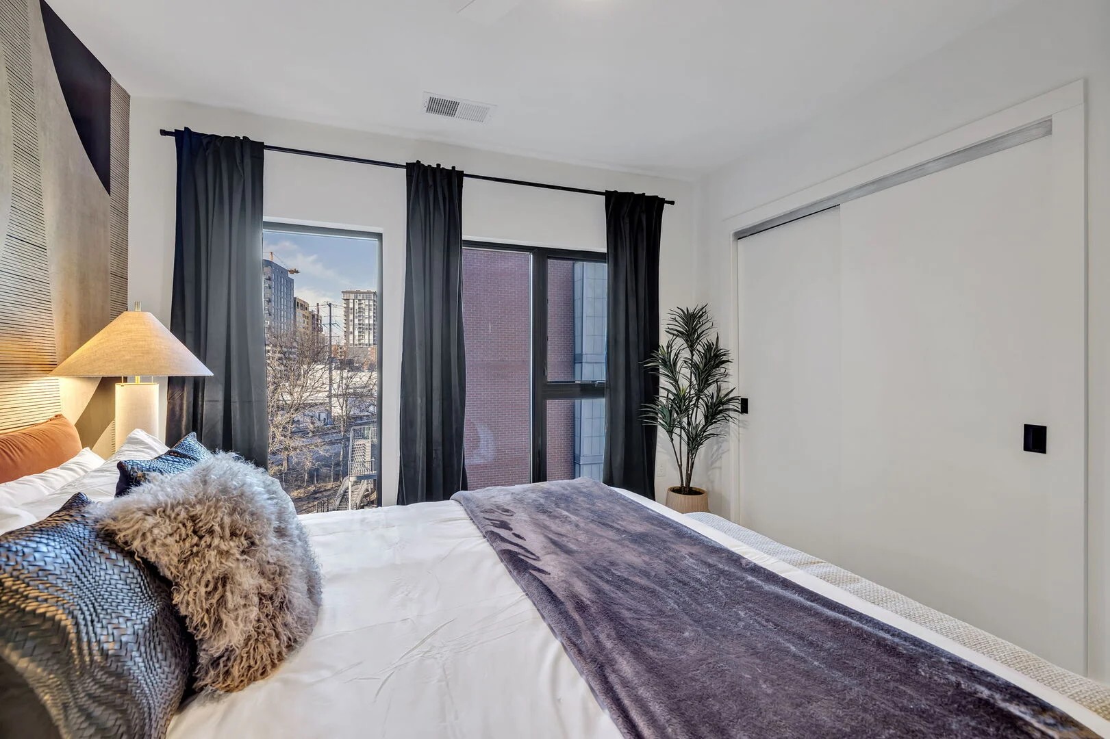 635 7th Ave, S Unit: 405