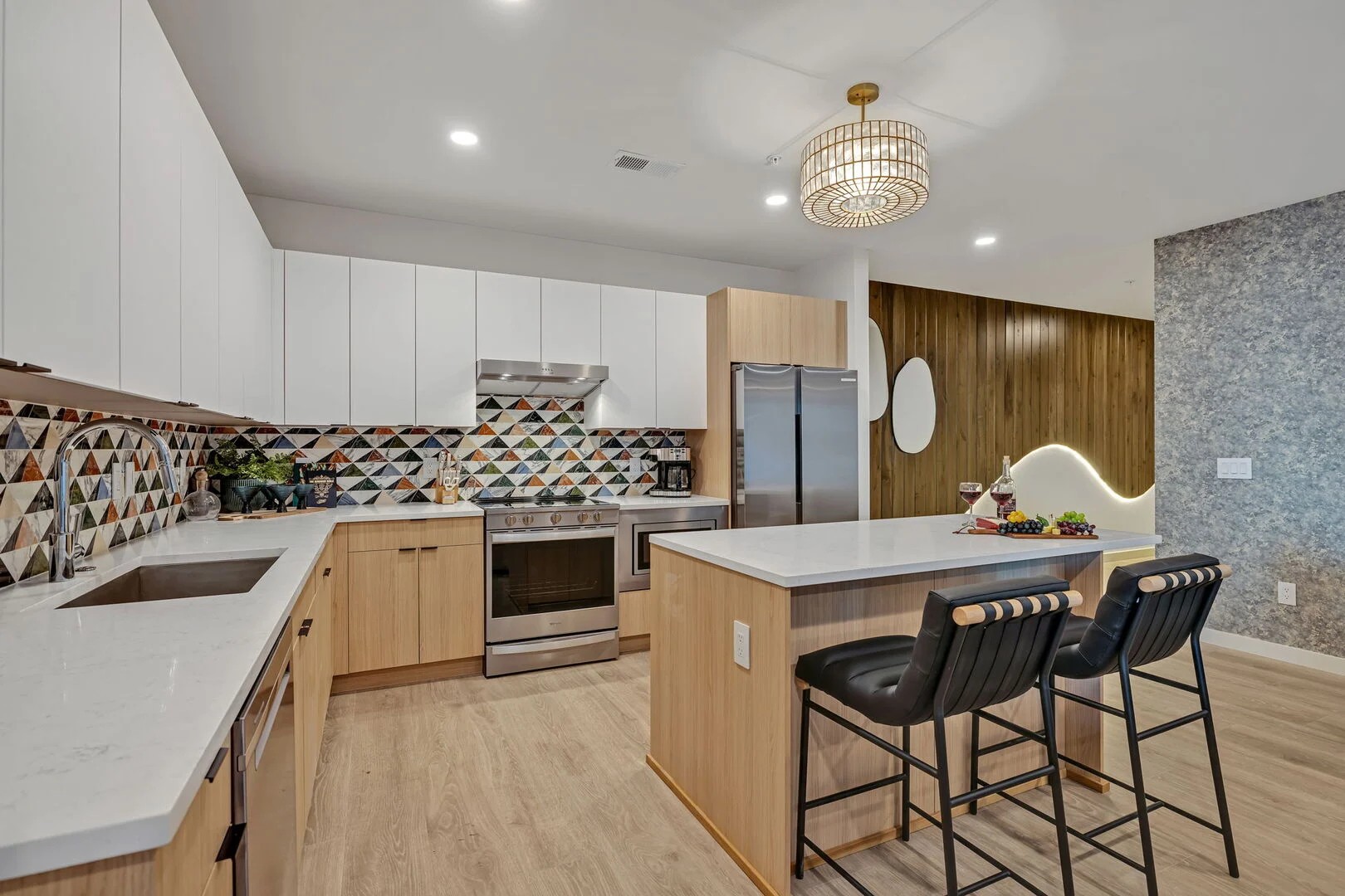 635 7th Ave, S Unit: 405