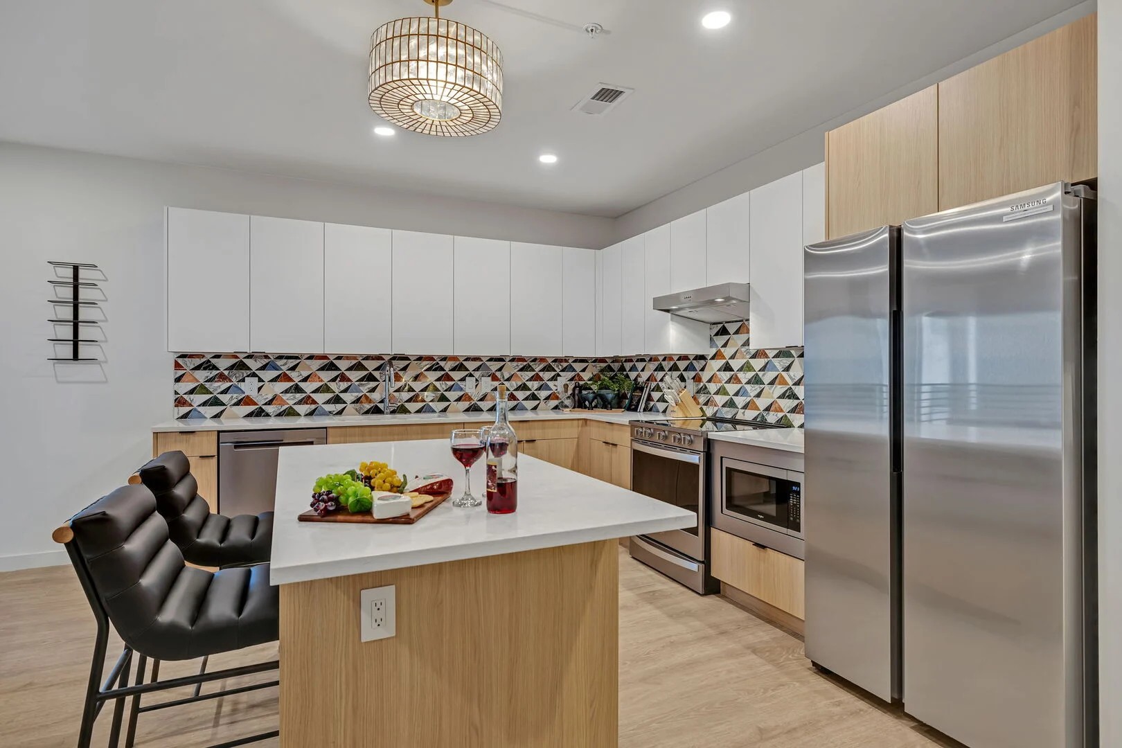 635 7th Ave, S Unit: 405
