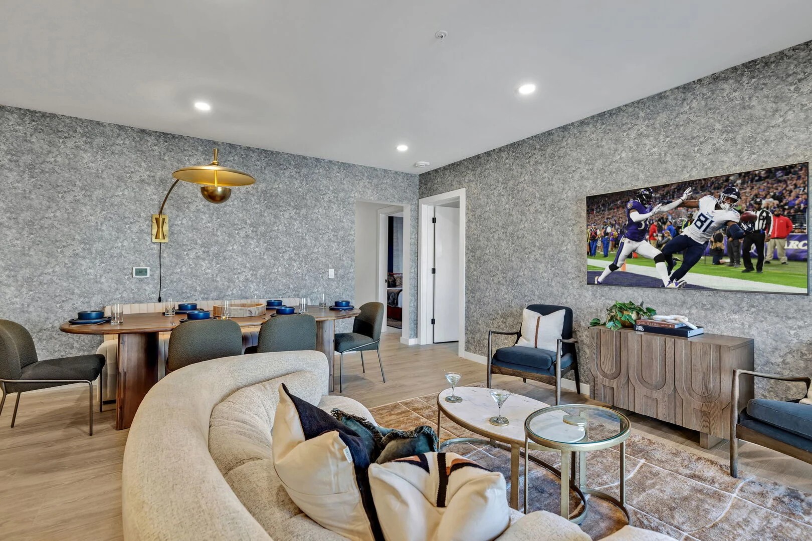 635 7th Ave, S Unit: 405