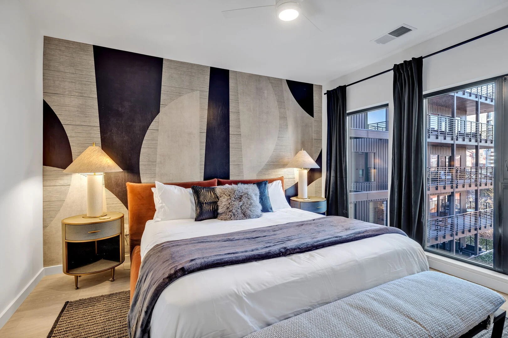 635 7th Ave, S Unit: 405