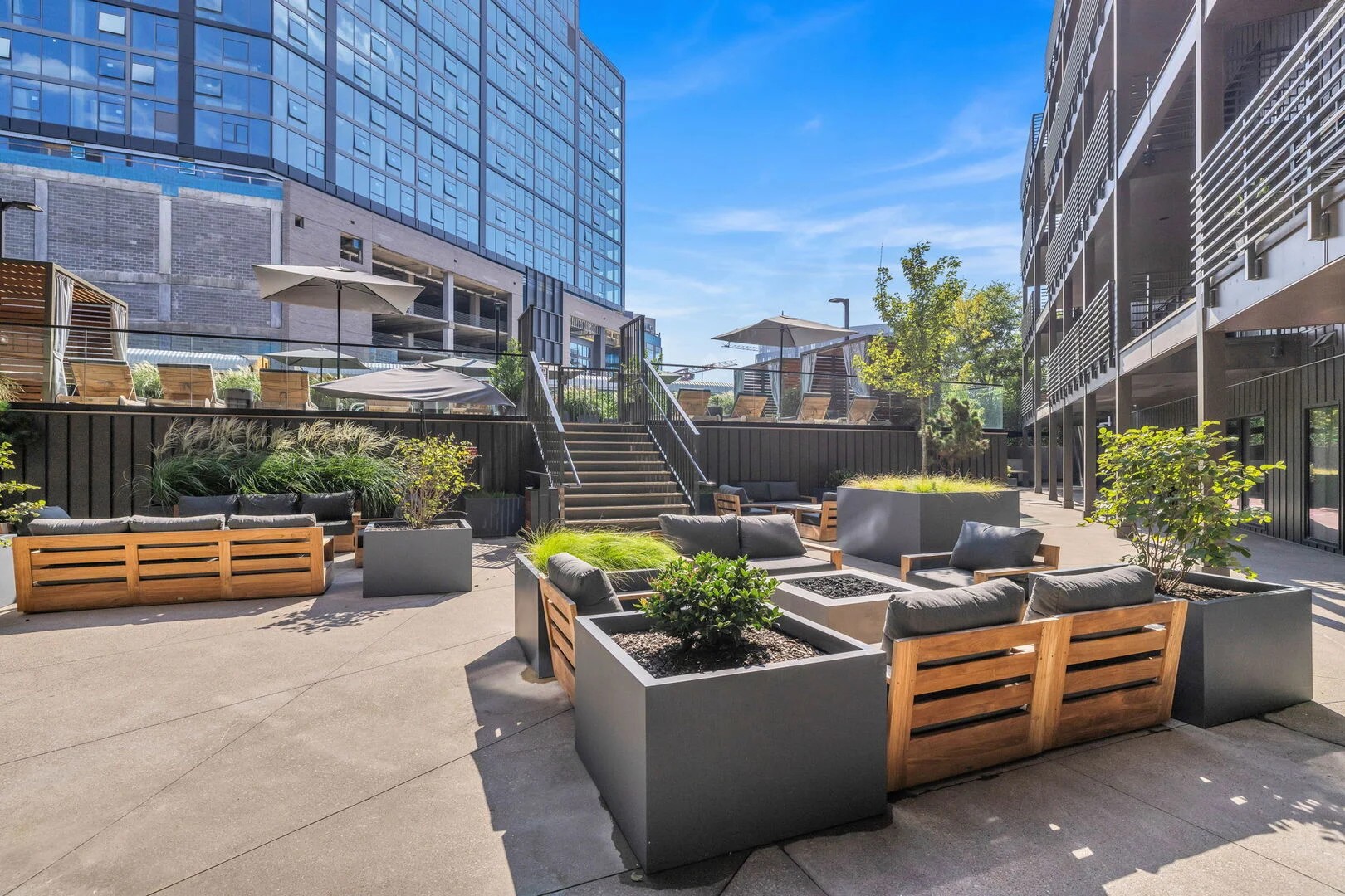 635 7th Ave, S Unit: 405