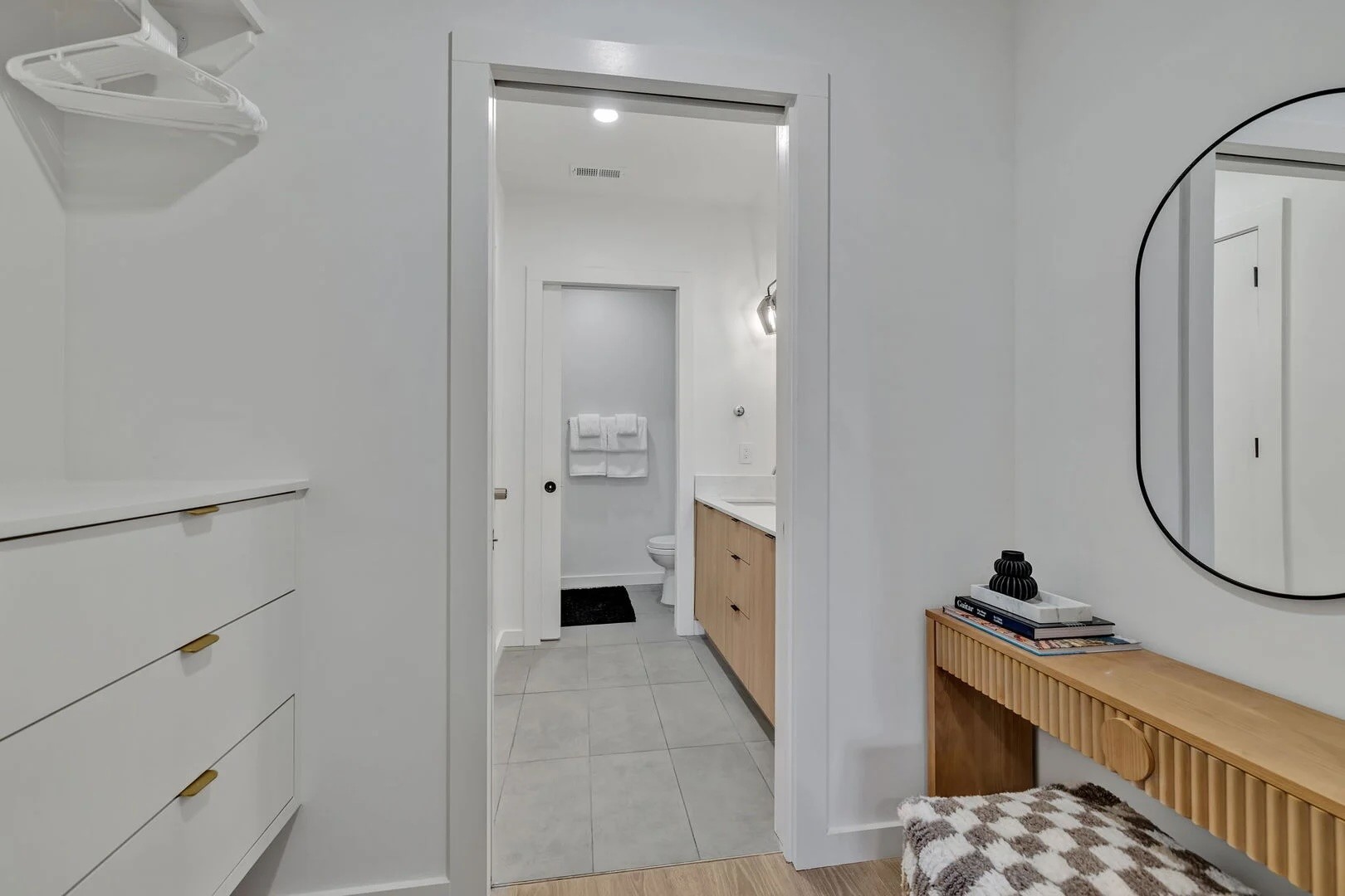 635 7th Ave, S Unit: 405