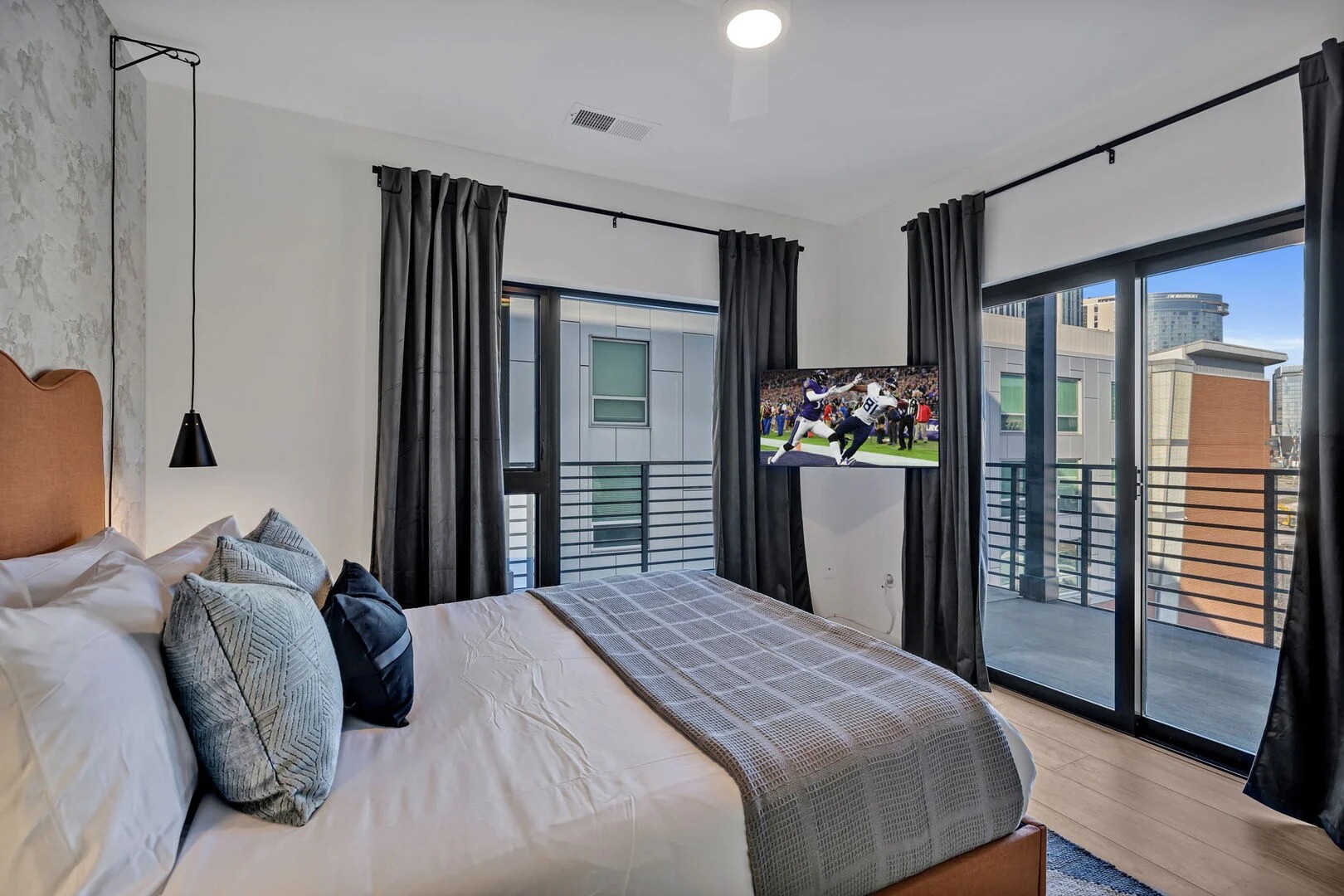 635 7th Ave, S Unit: 405