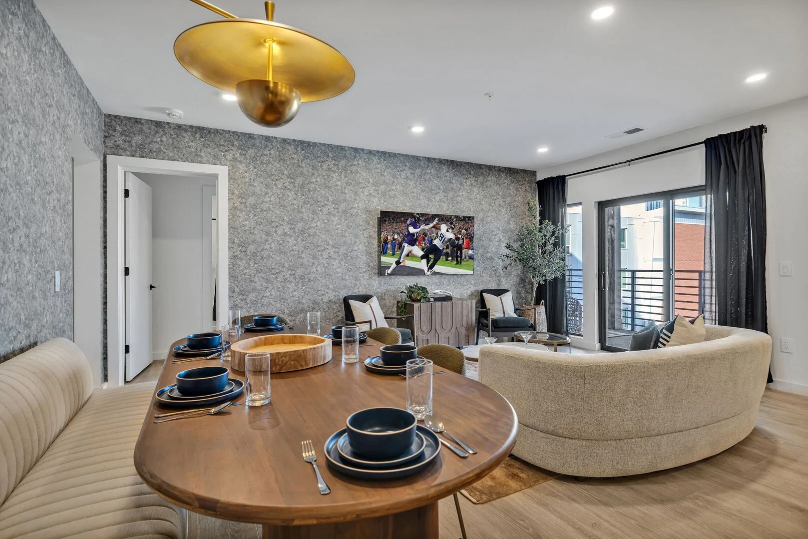 635 7th Ave, S Unit: 405