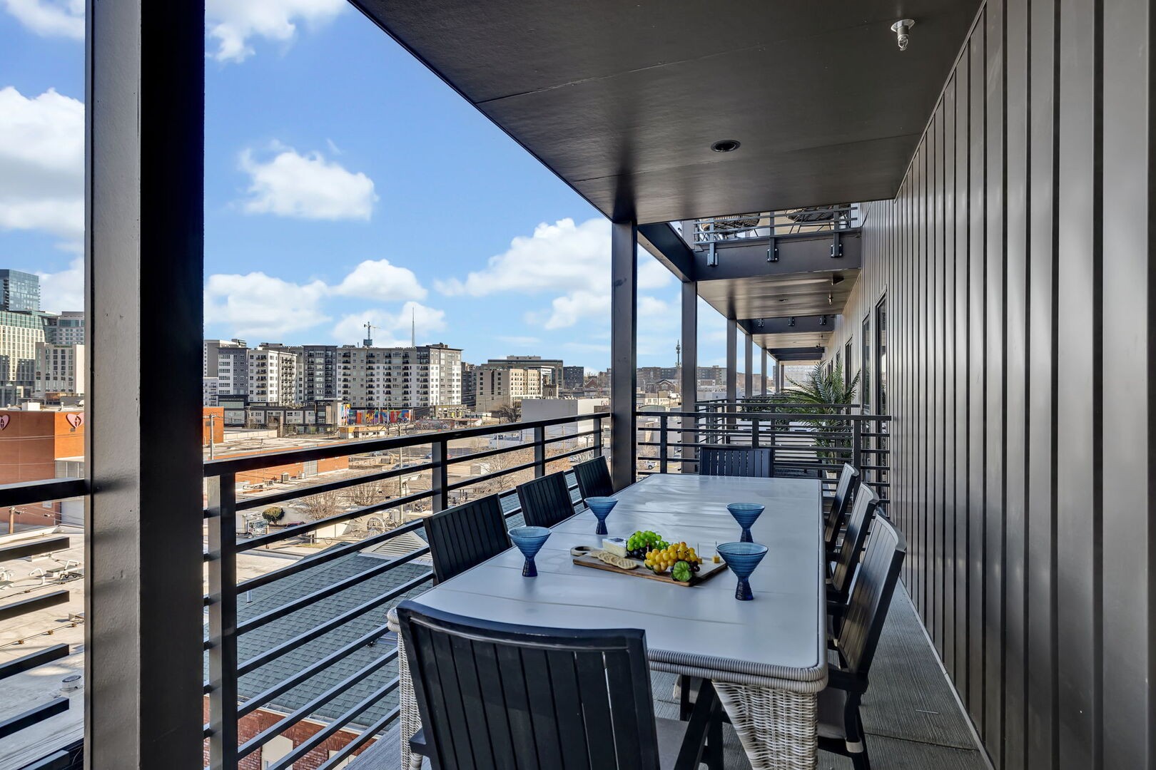635 7th Ave, S Unit: 405