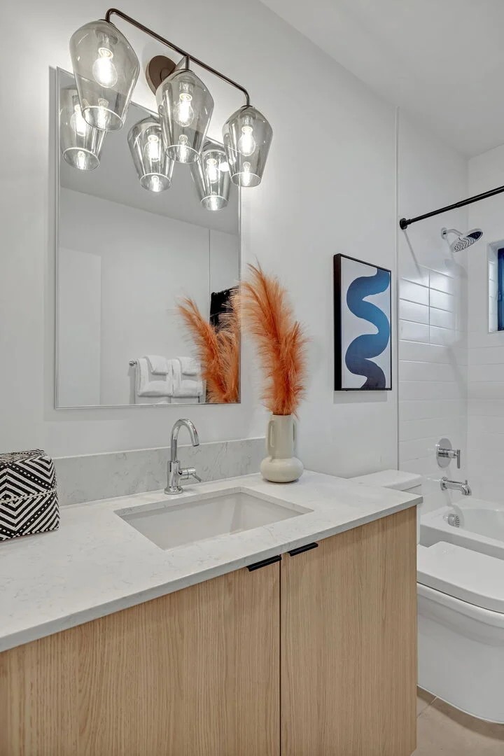 635 7th Ave, S Unit: 405