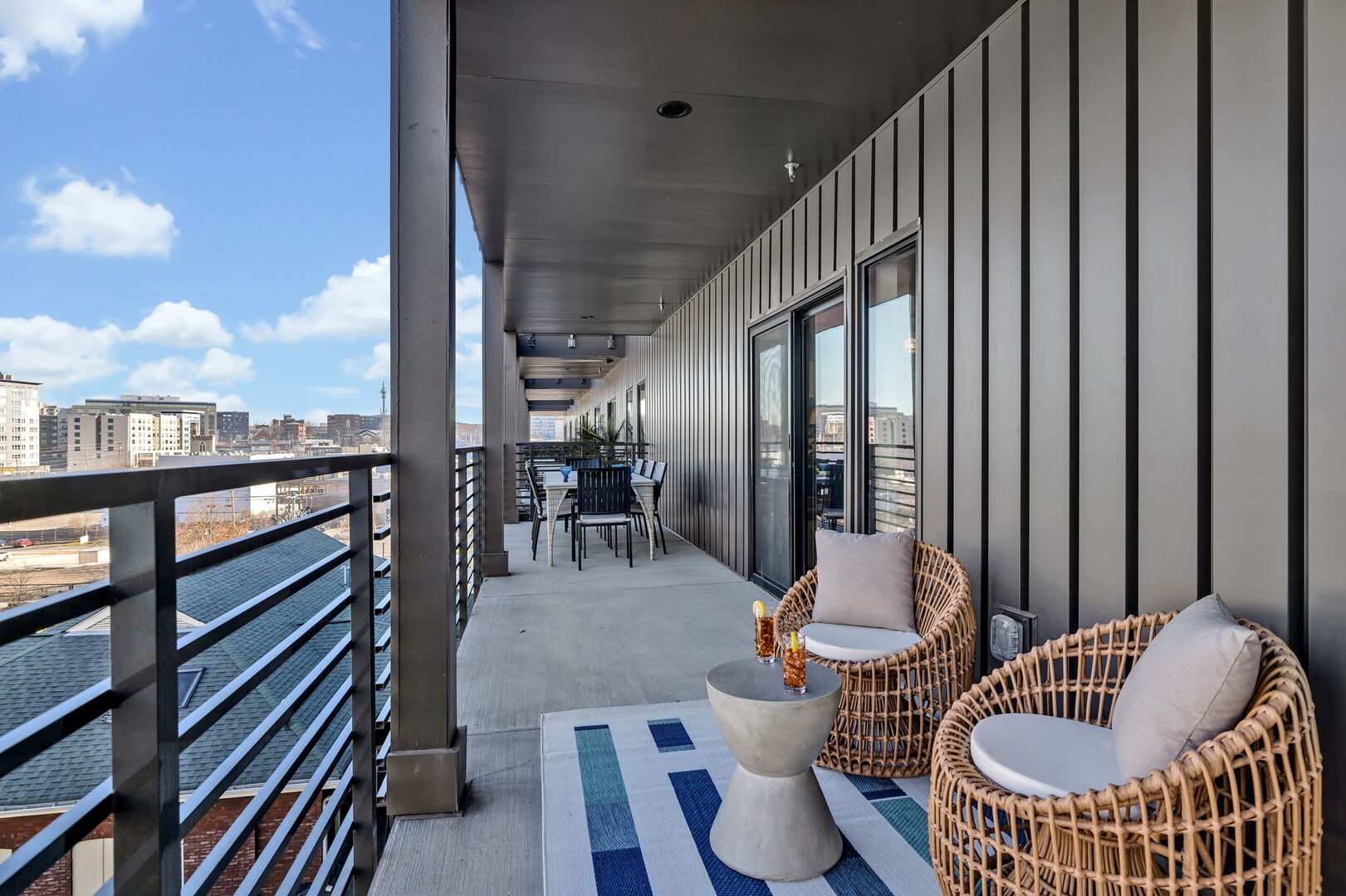 635 7th Ave, S Unit: 405