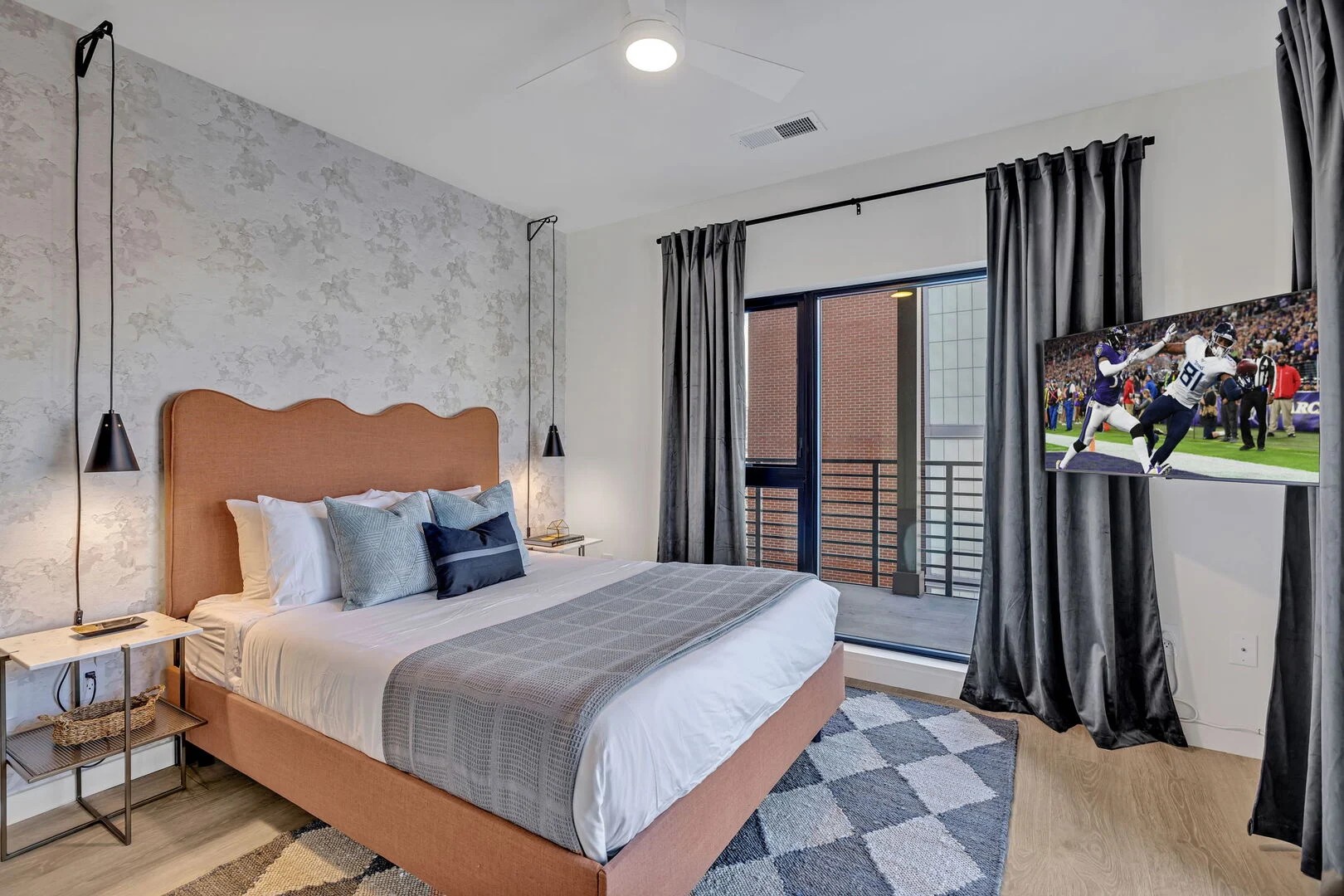 635 7th Ave, S Unit: 405
