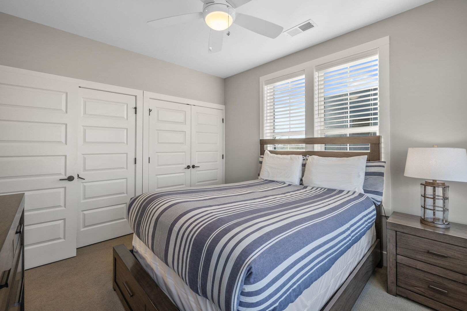 1077 E Trinity Ln Unit: 310