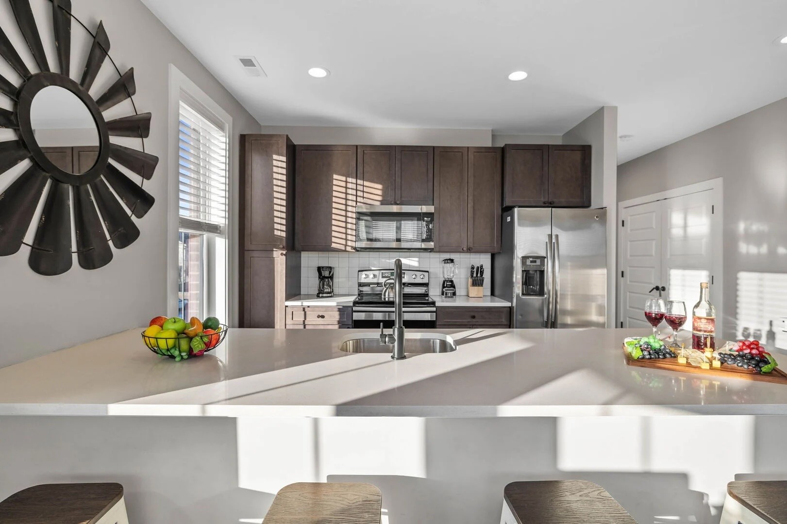 1077 E Trinity Ln Unit: 310