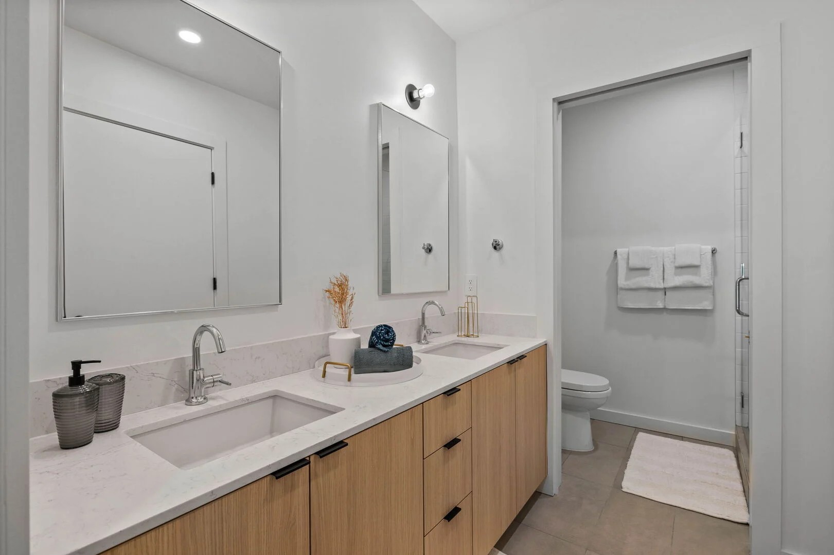 635 7th Ave, S Unit: 501
