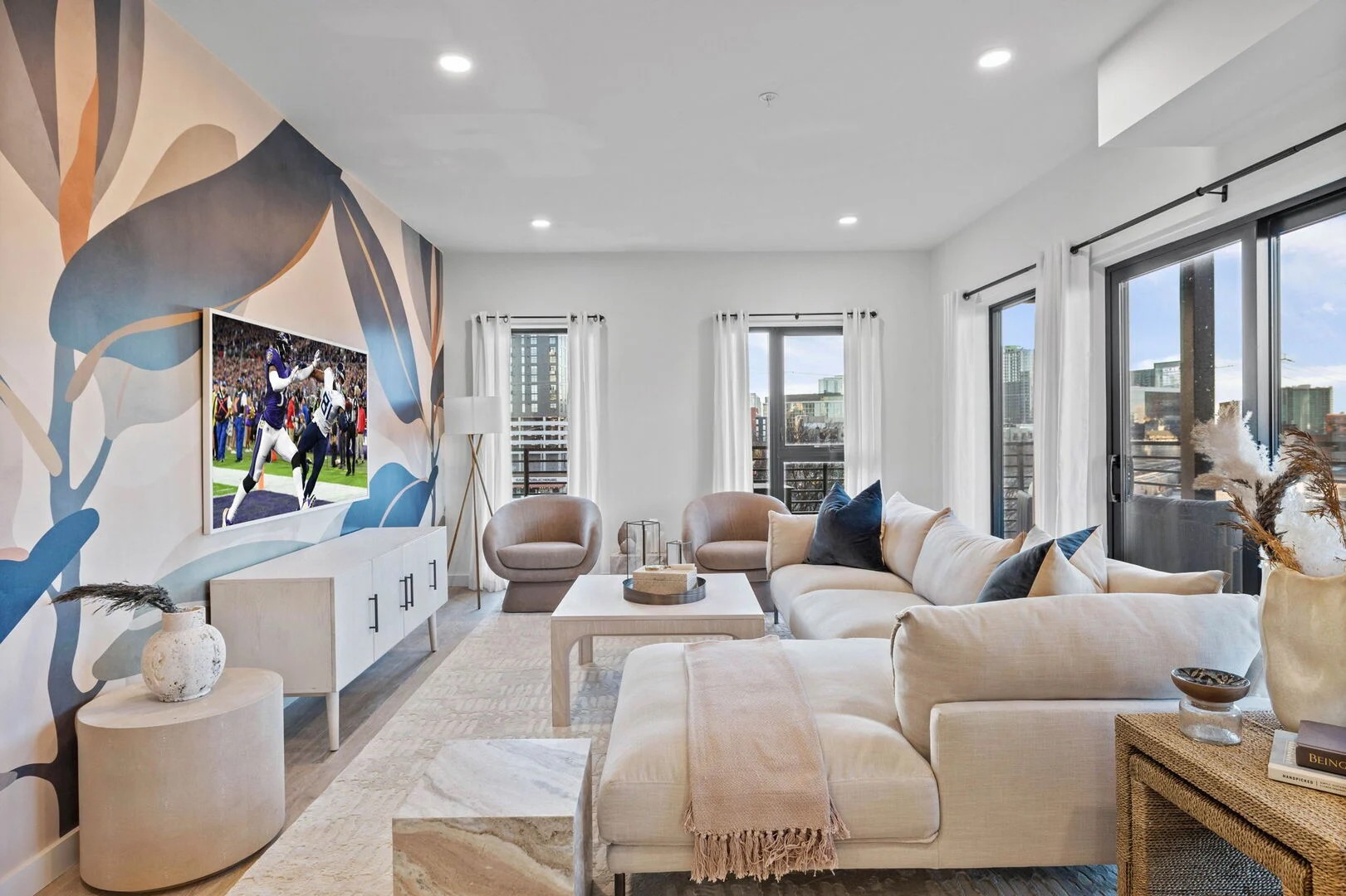 635 7th Ave, S Unit: 501