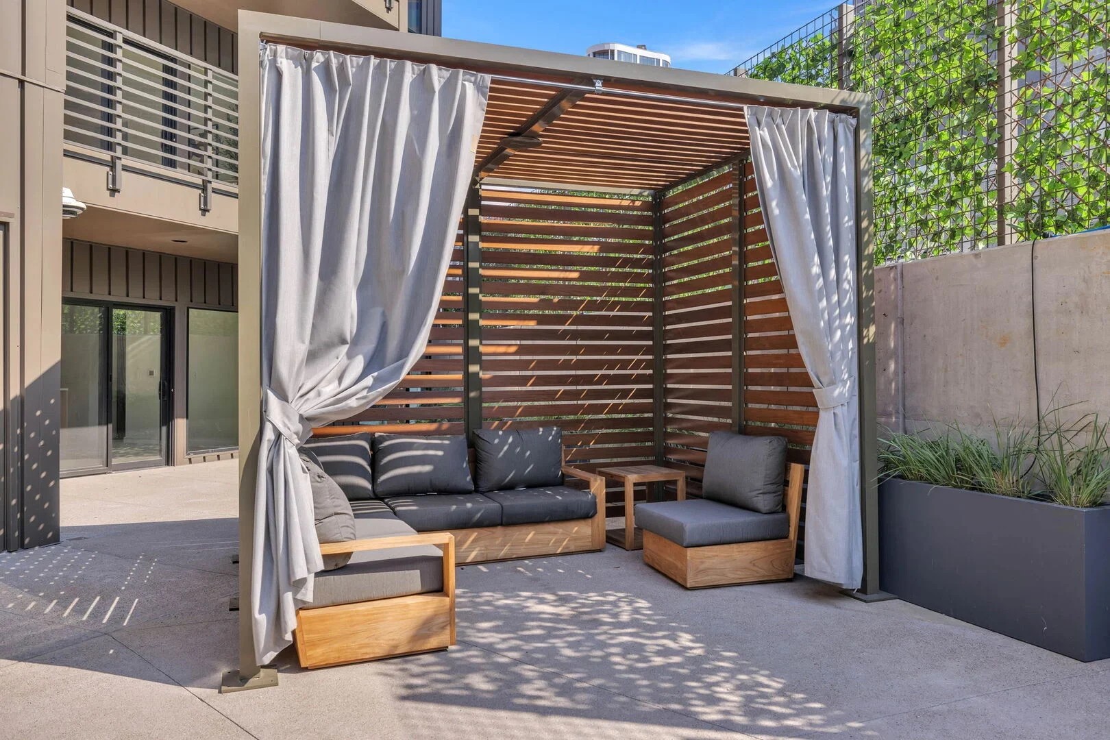 635 7th Ave, S Unit: 501