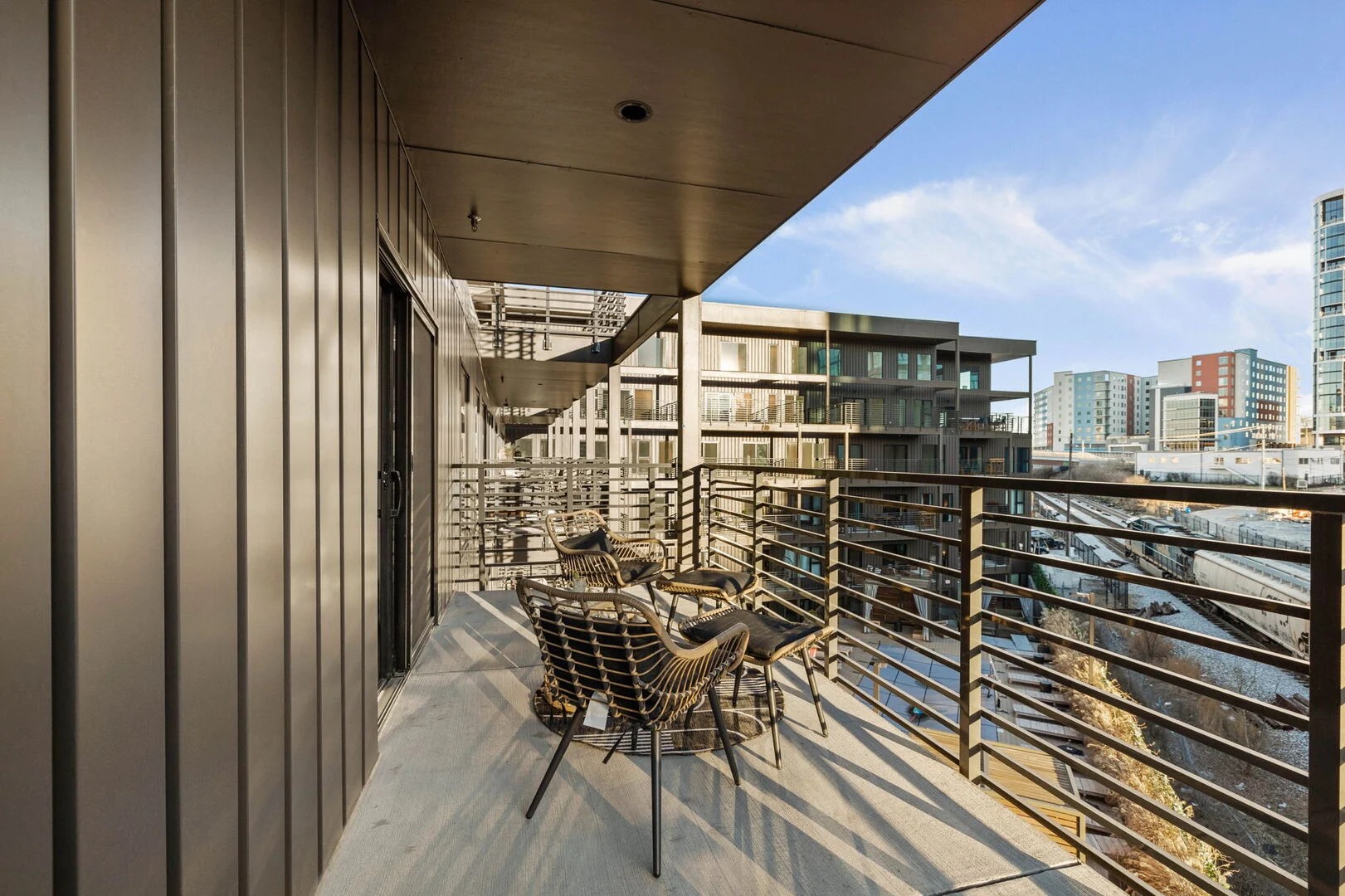 635 7th Ave, S Unit: 501