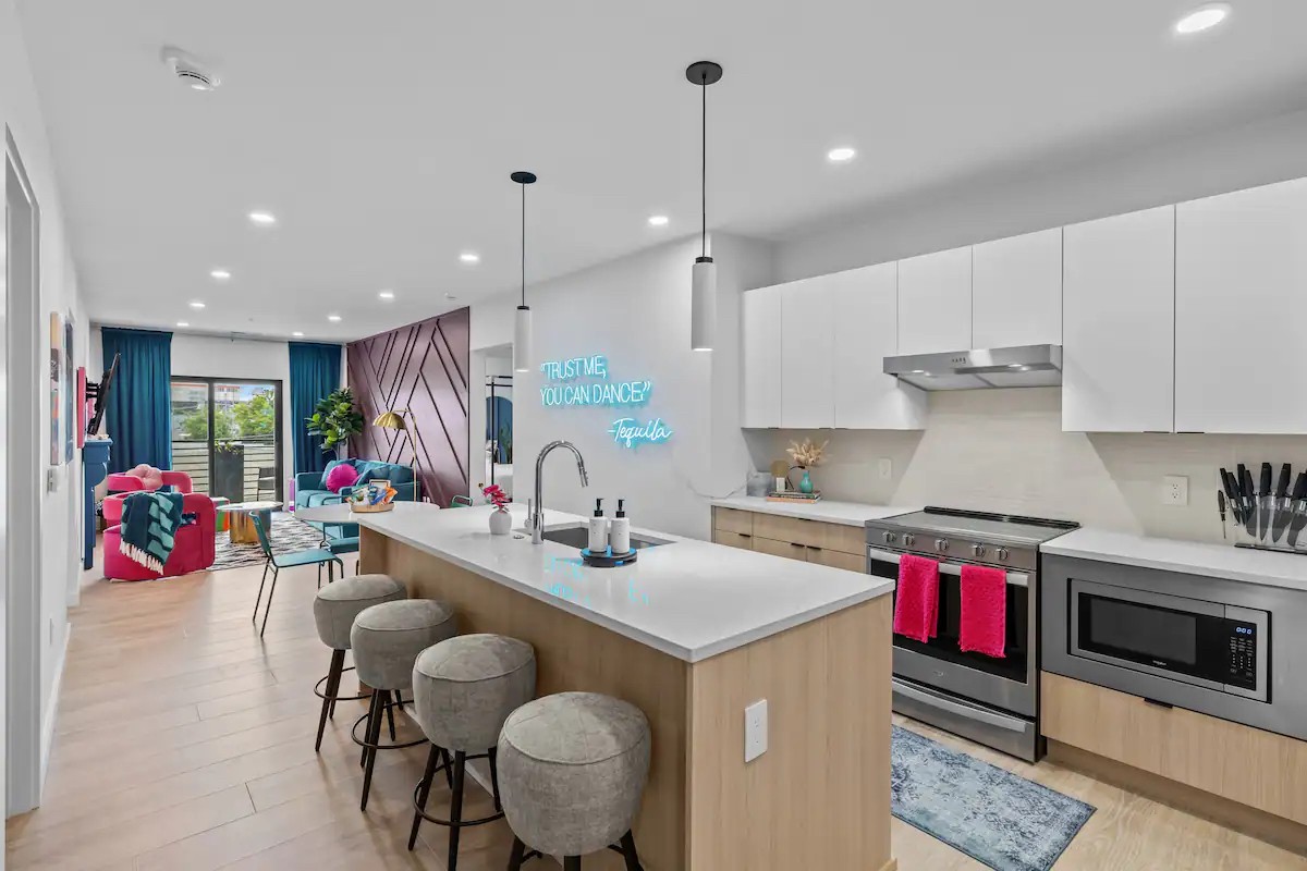 635 7th Ave, S Unit: 512