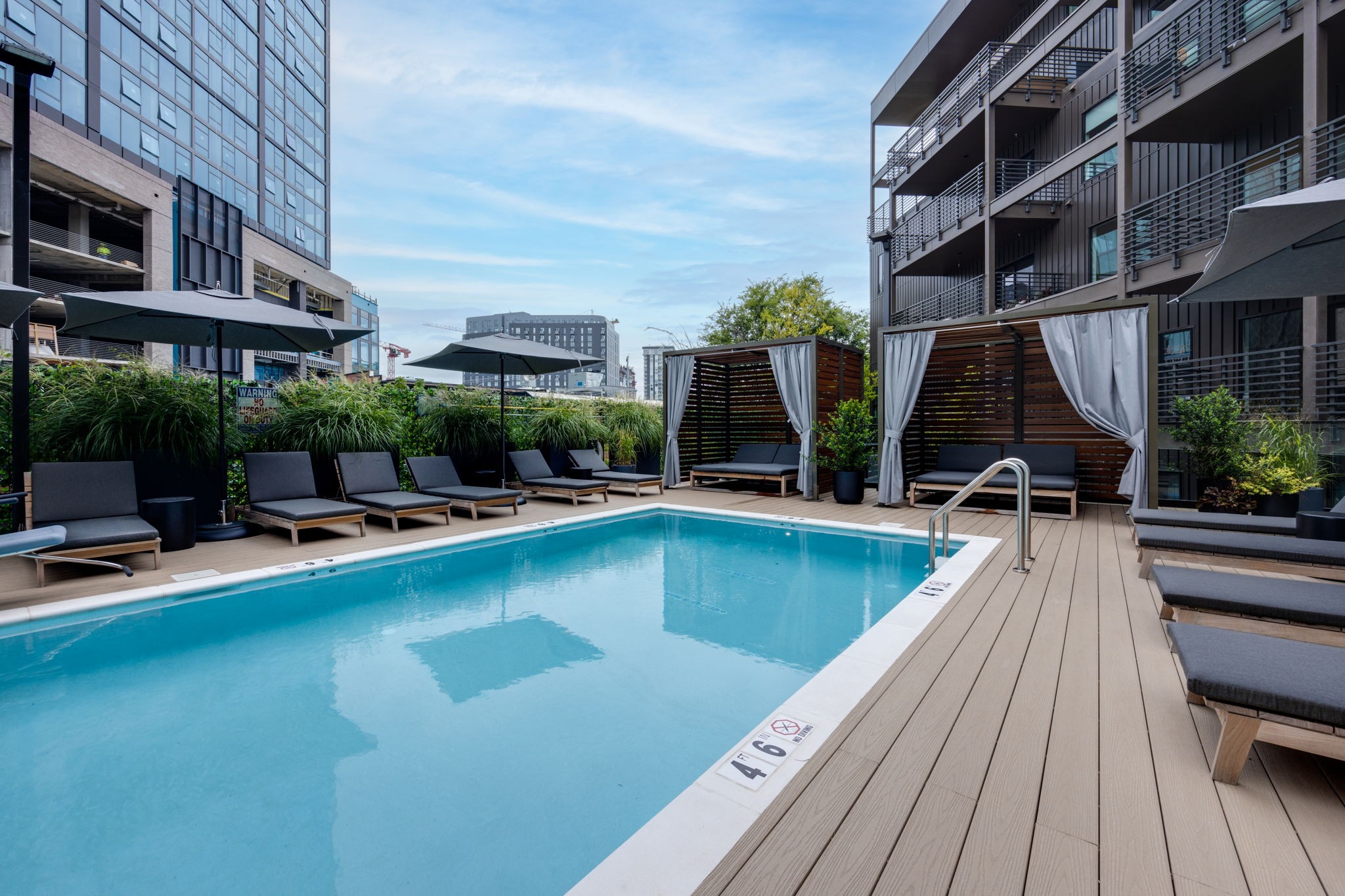 635 7th Ave, S Unit: 409