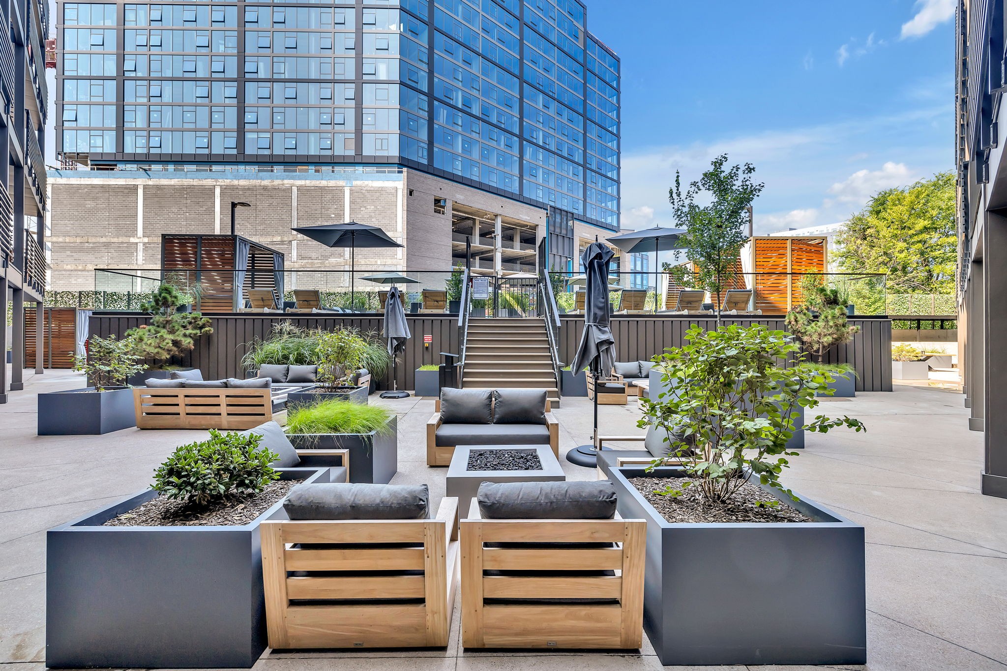 635 7th Ave, S Unit: 409