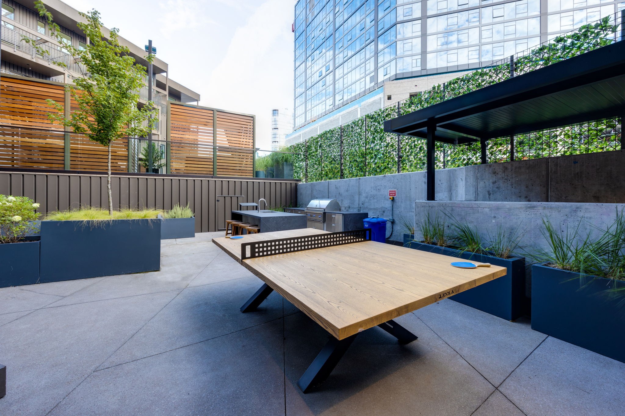 635 7th Ave, S Unit: 409