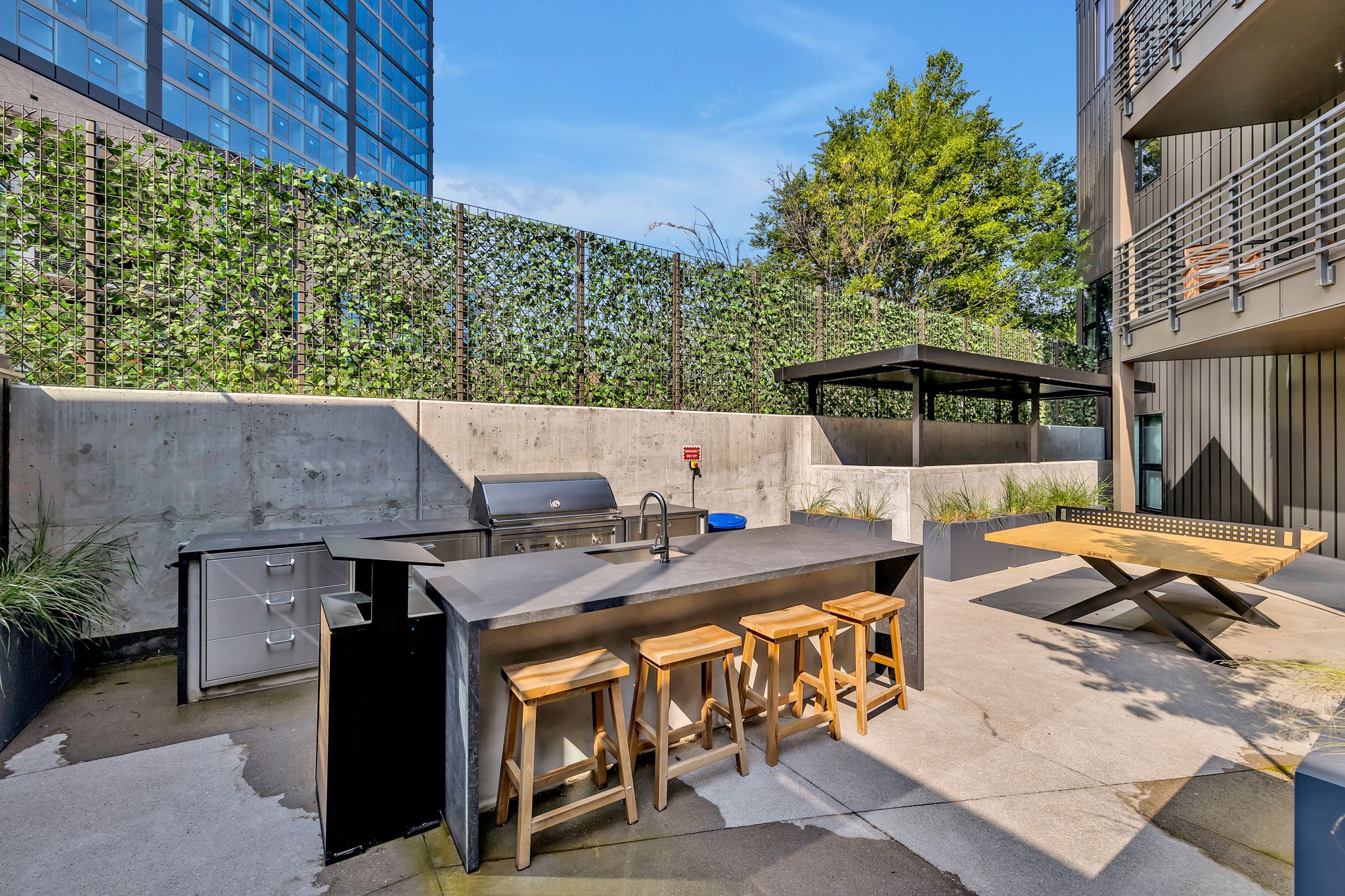 635 7th Ave, S Unit: 409