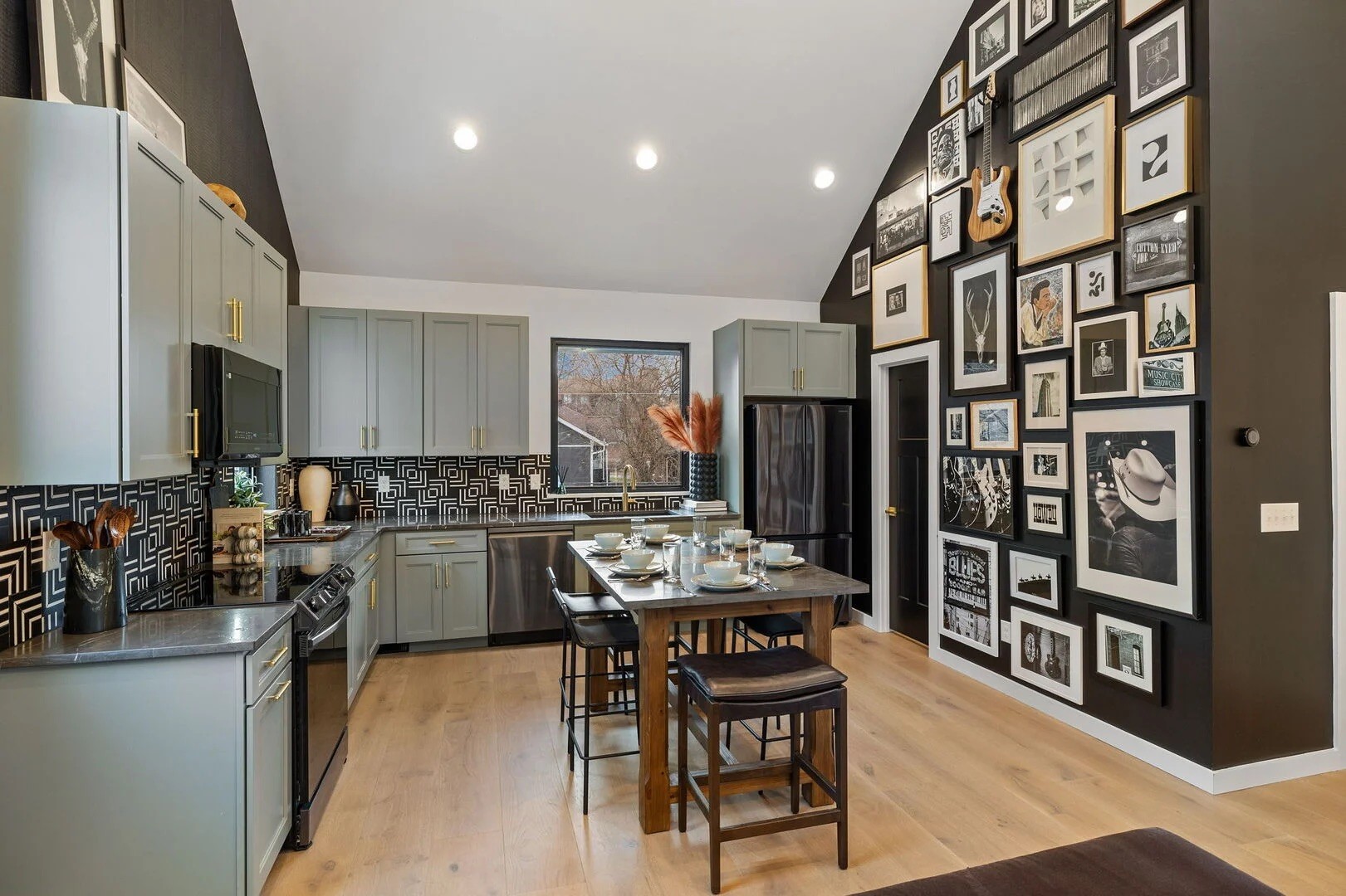 1501 16th Ave, S Unit: 5