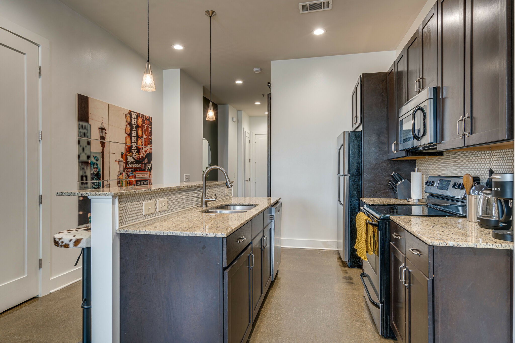 210 30th Ave, N Unit: 100