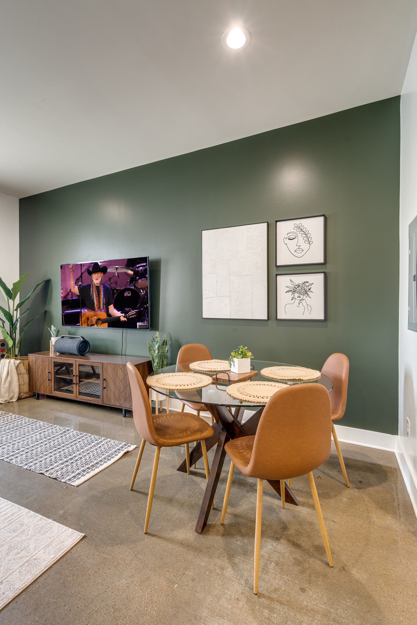 210 30th Ave, N Unit: 100