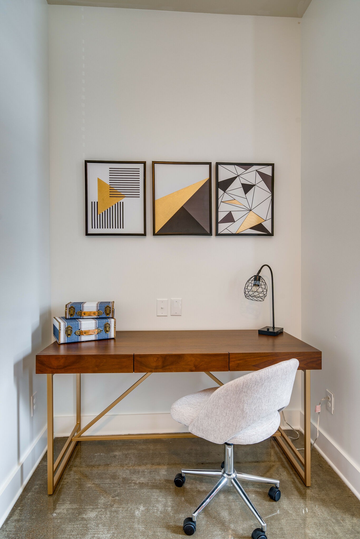 210 30th Ave, N Unit: 100