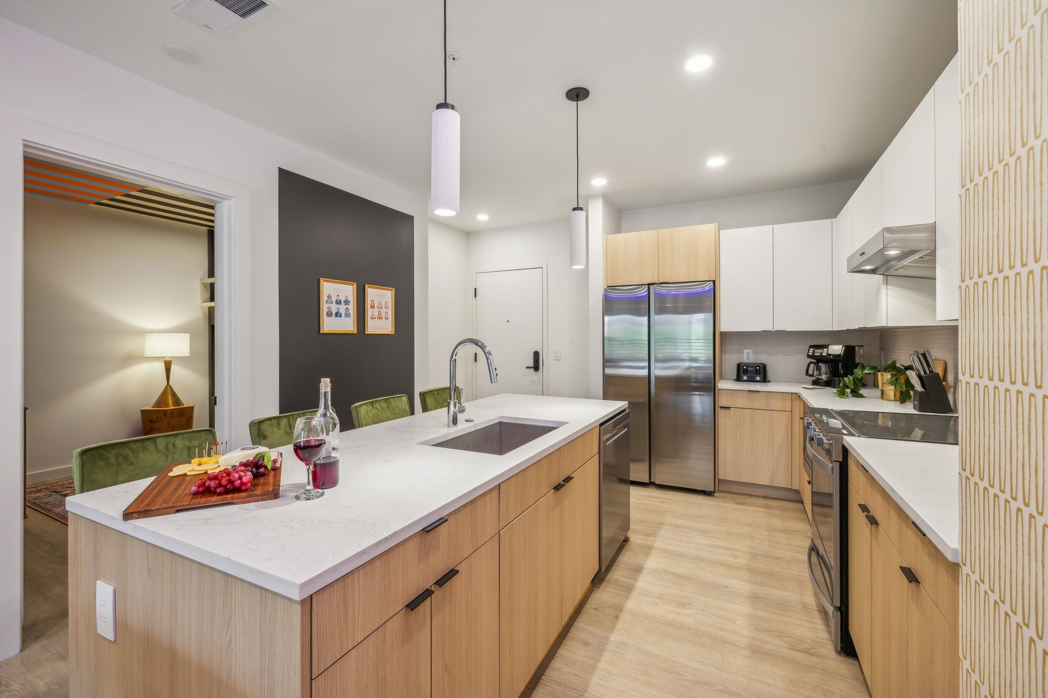 635 7th Ave, S Unit: 512