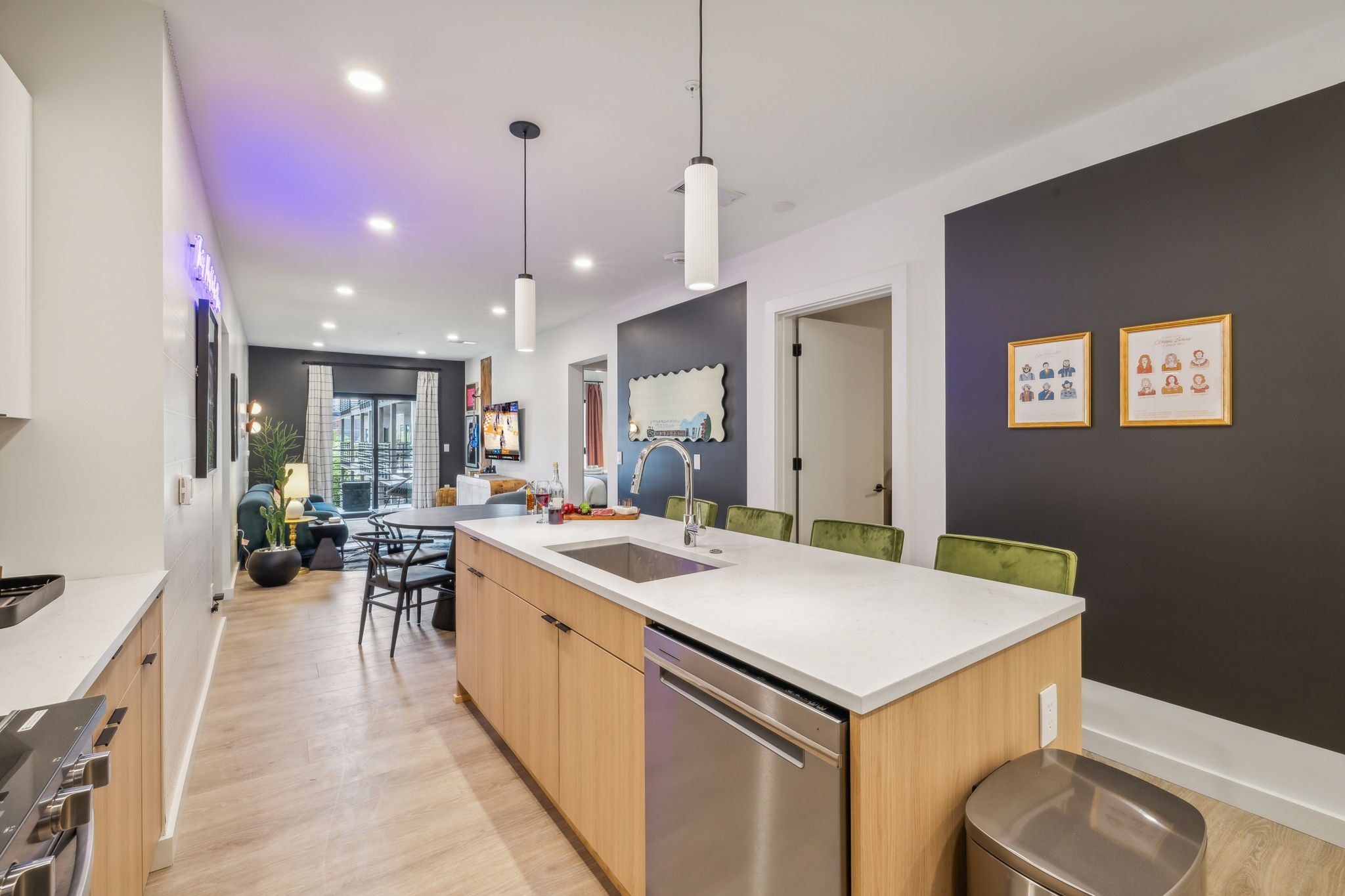 635 7th Ave, S Unit: 512