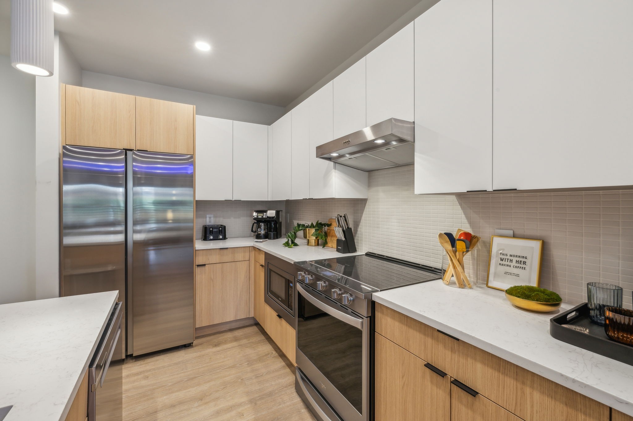 635 7th Ave, S Unit: 512