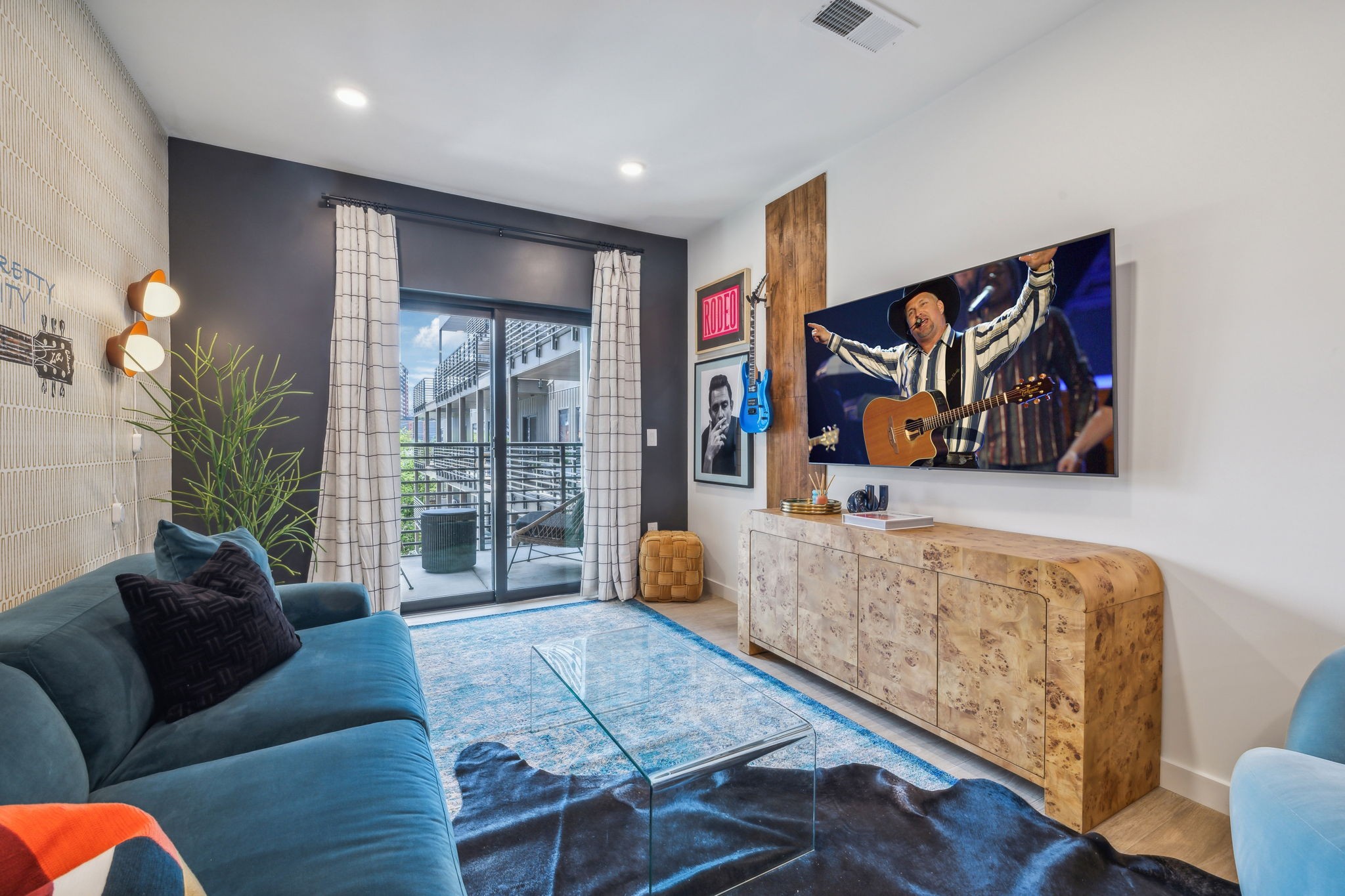 635 7th Ave, S Unit: 512