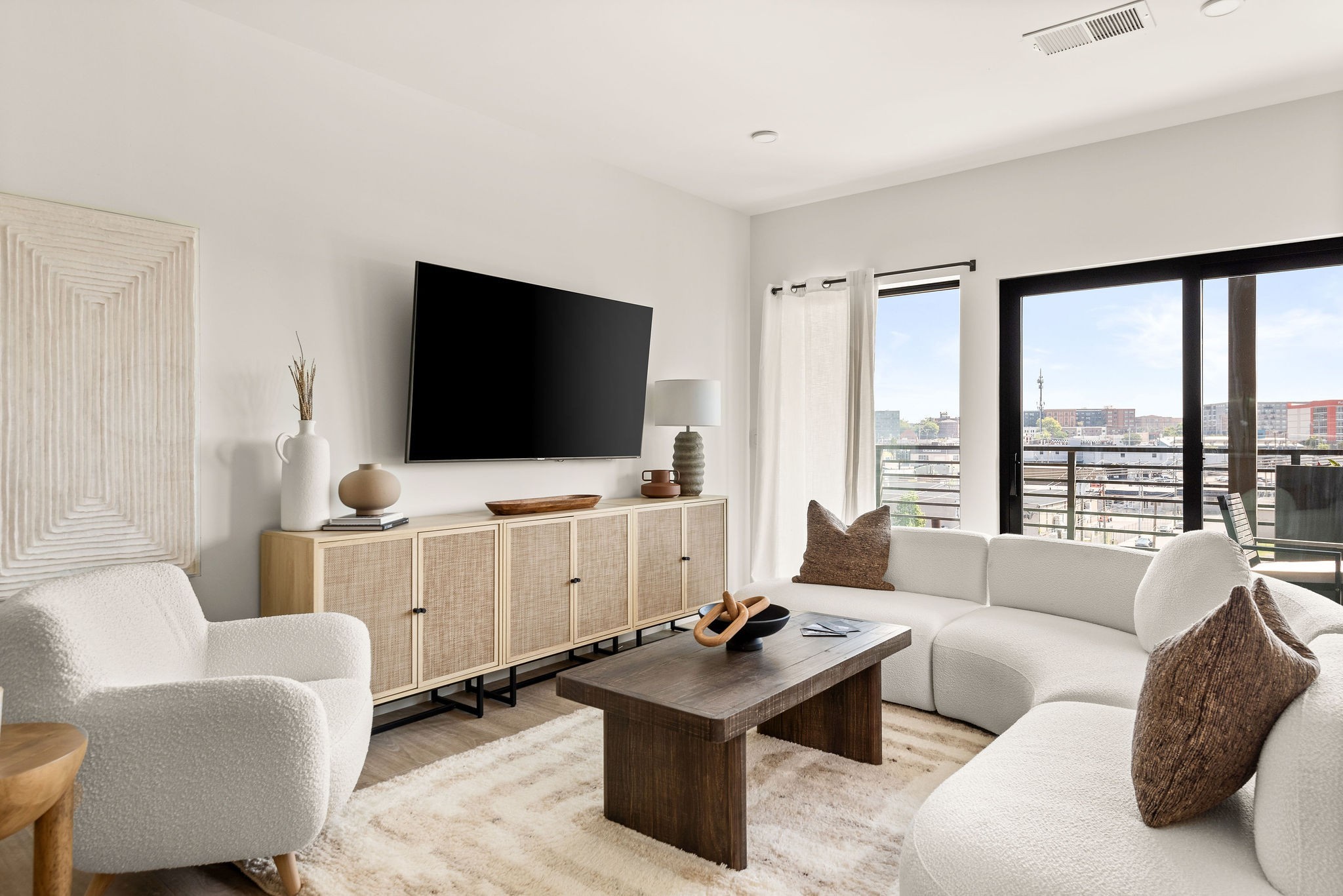 635 7th Ave, S Unit: 411