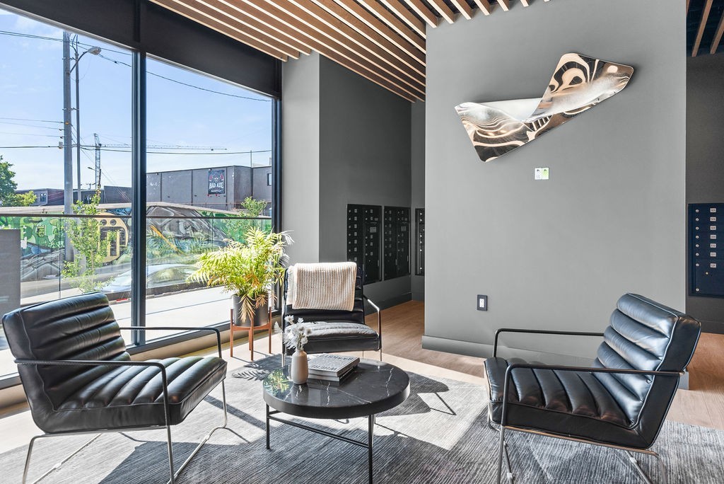 635 7th Ave, S Unit: 411