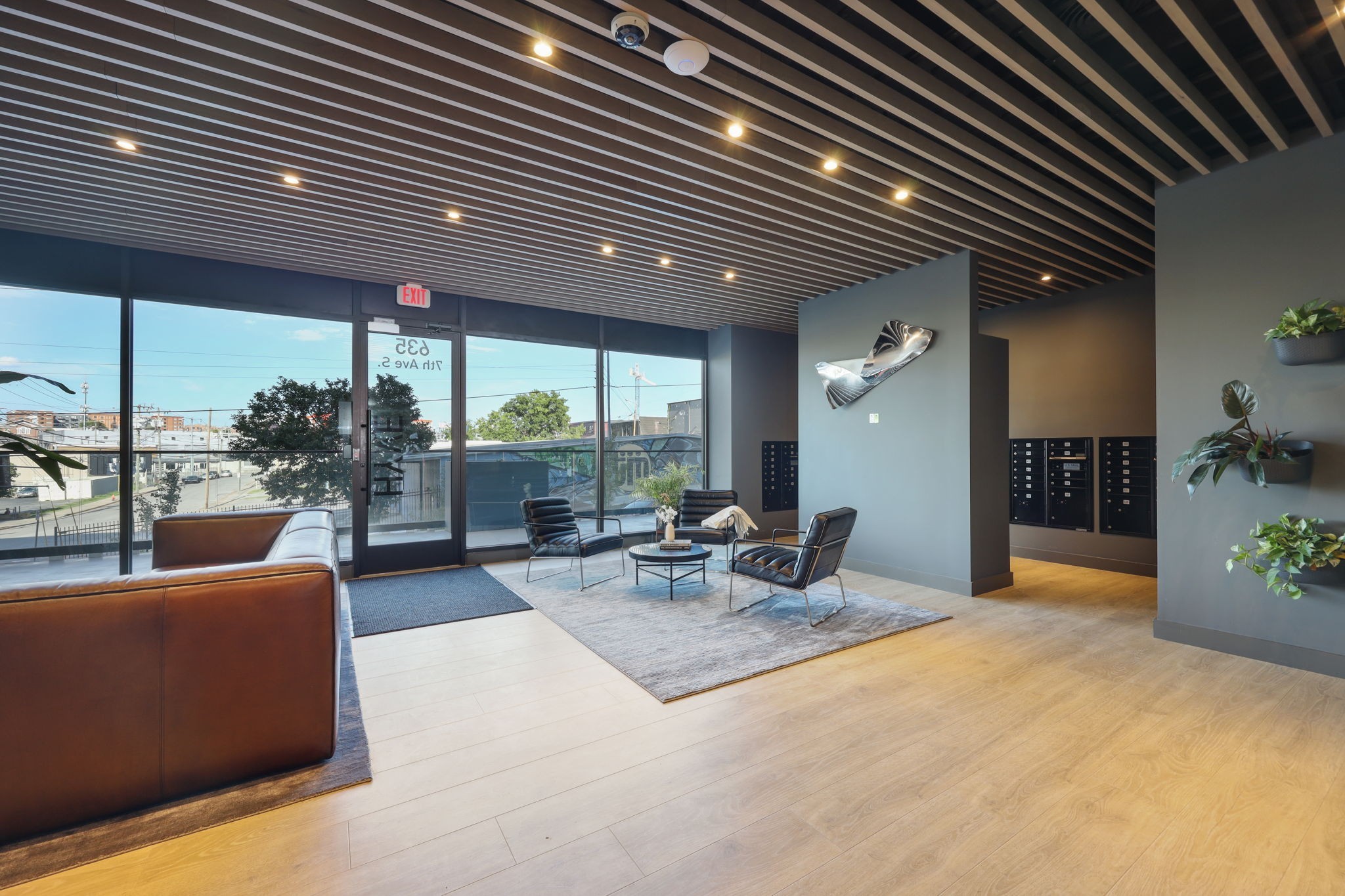 635 7th Ave, S Unit: 617