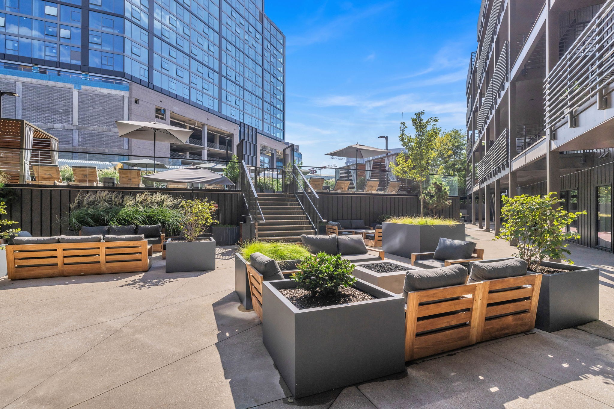 635 7th Ave, S Unit: 617