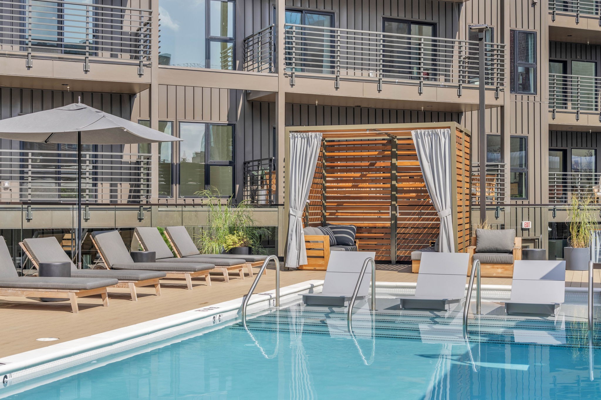 635 7th Ave, S Unit: 617