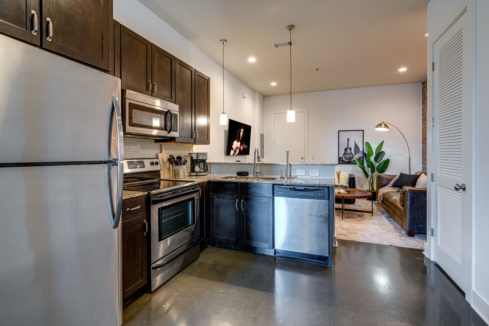210 30th Ave, N Unit: 212