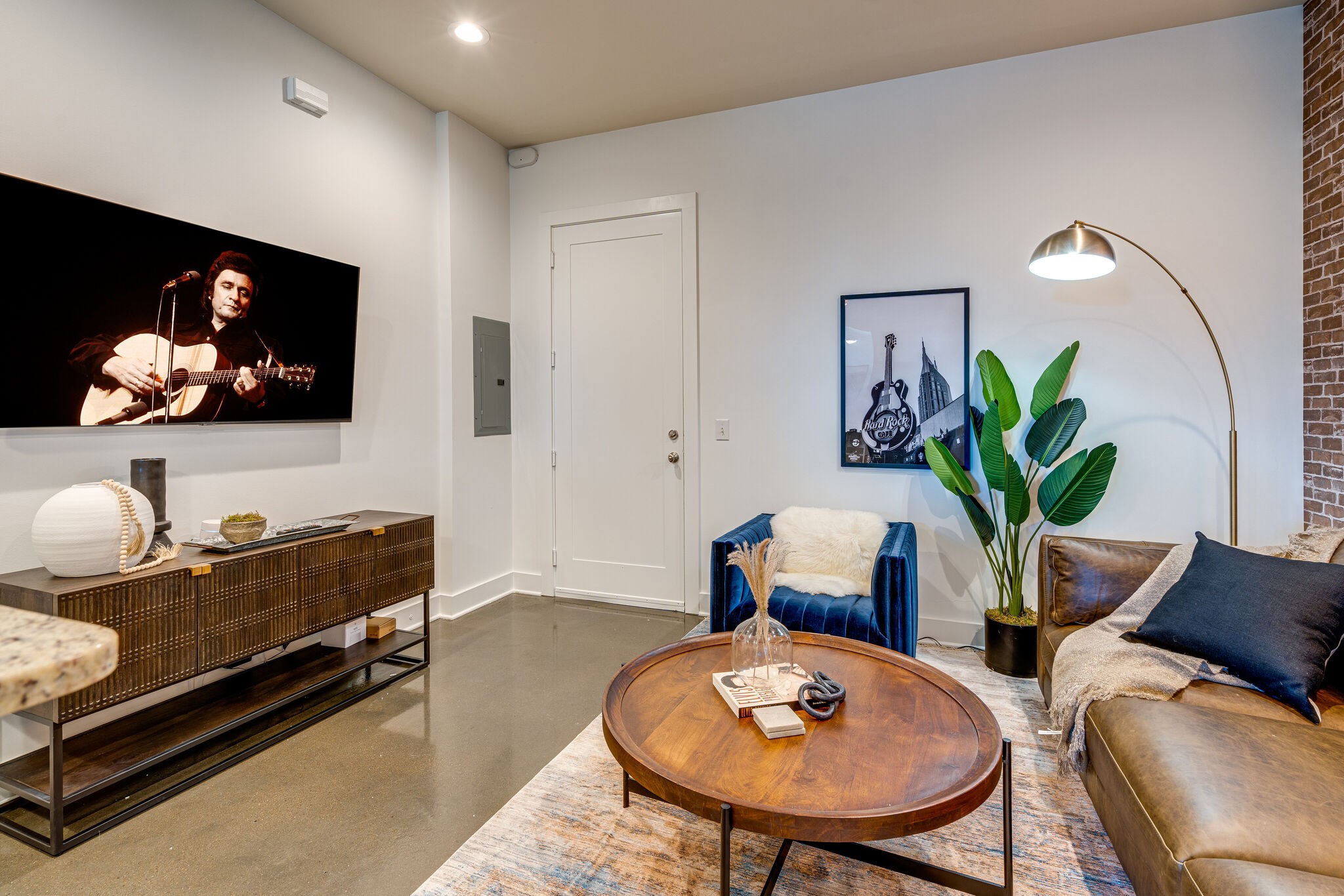 210 30th Ave, N Unit: 212
