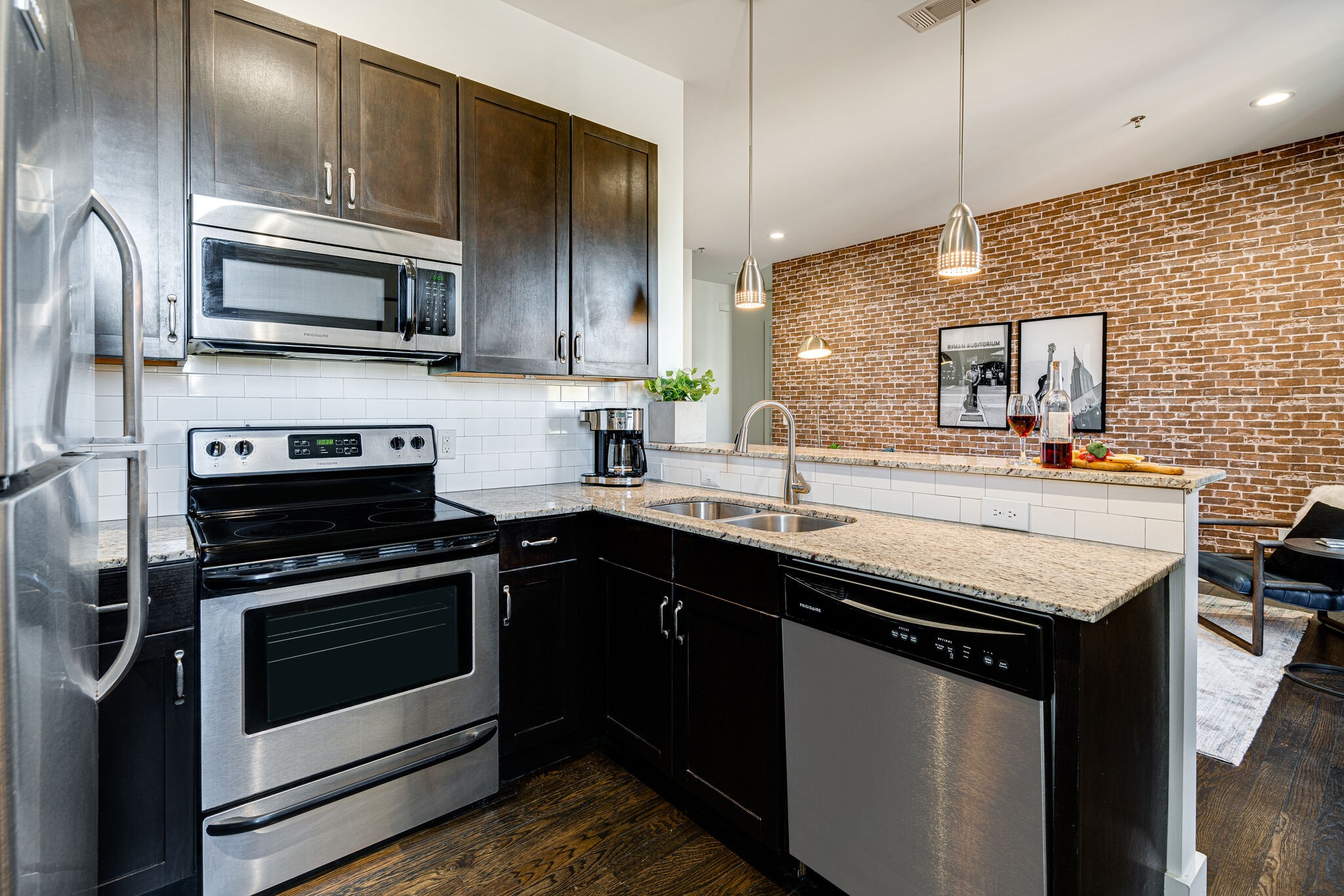 210 30th Ave, N Unit: 400