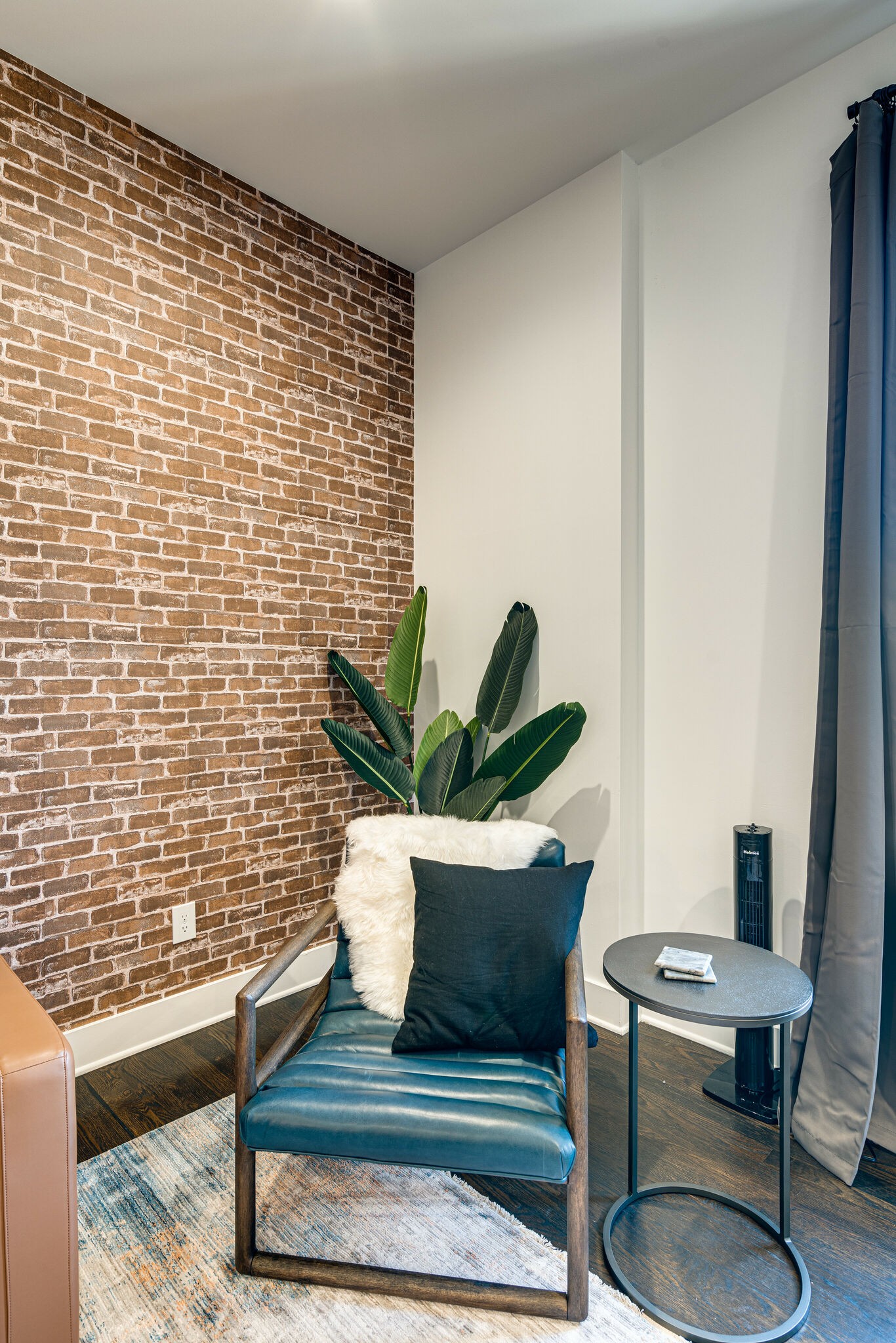 210 30th Ave, N Unit: 400