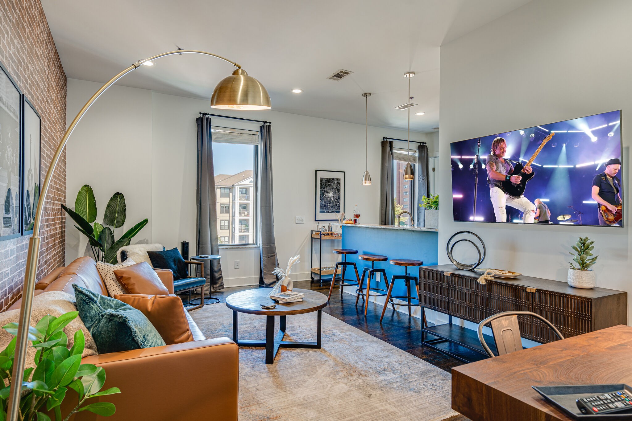 210 30th Ave, N Unit: 400