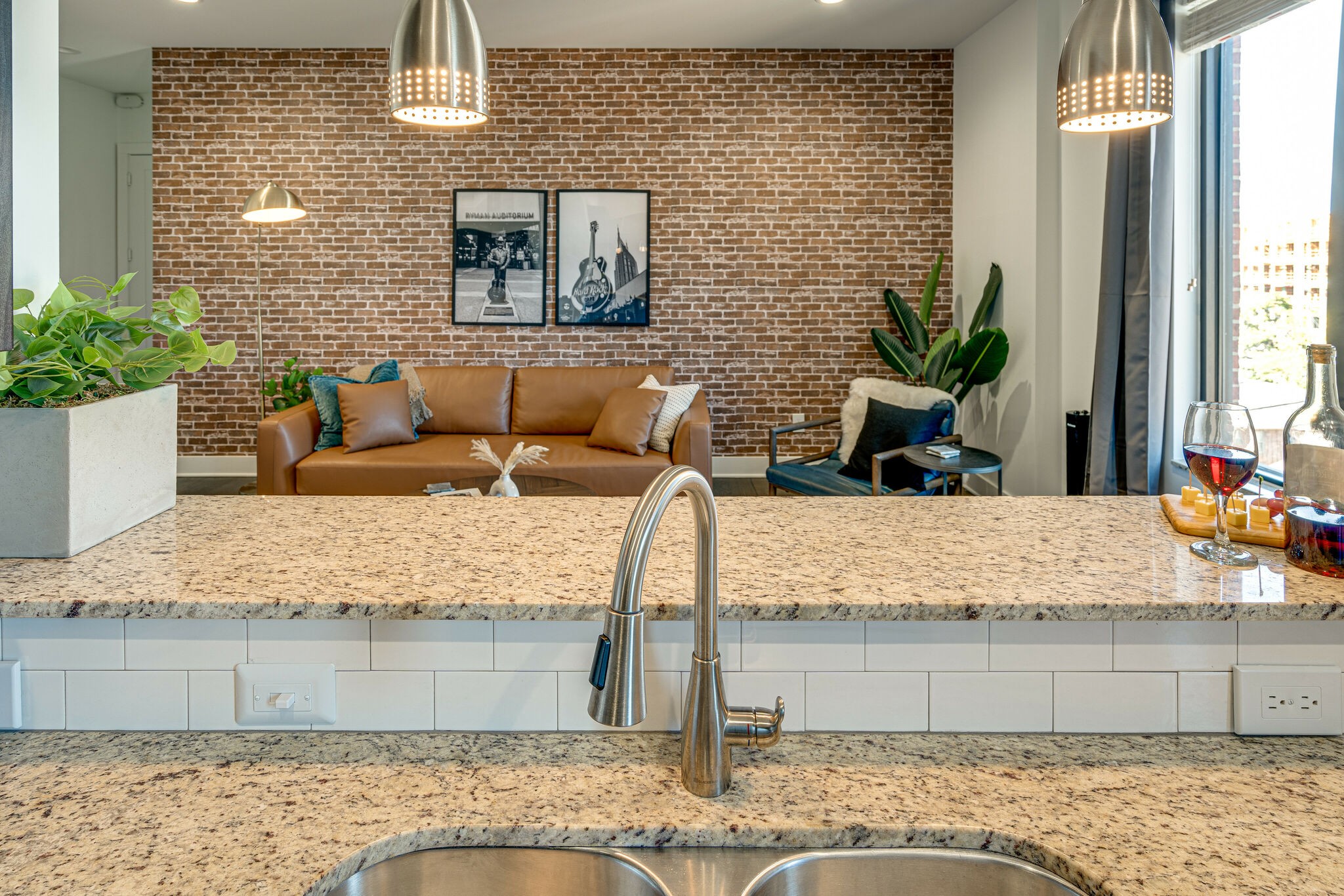 210 30th Ave, N Unit: 400