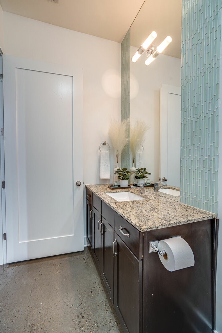 210 30th Ave, N Unit: 412