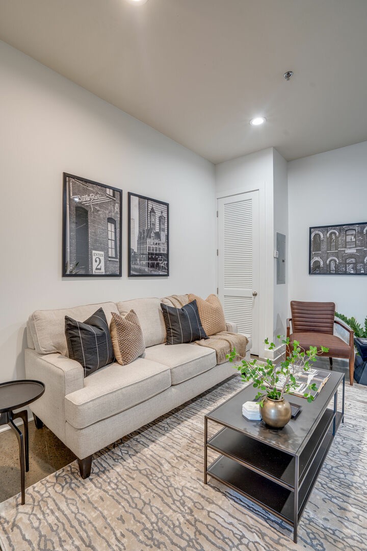 210 30th Ave, N Unit: 412
