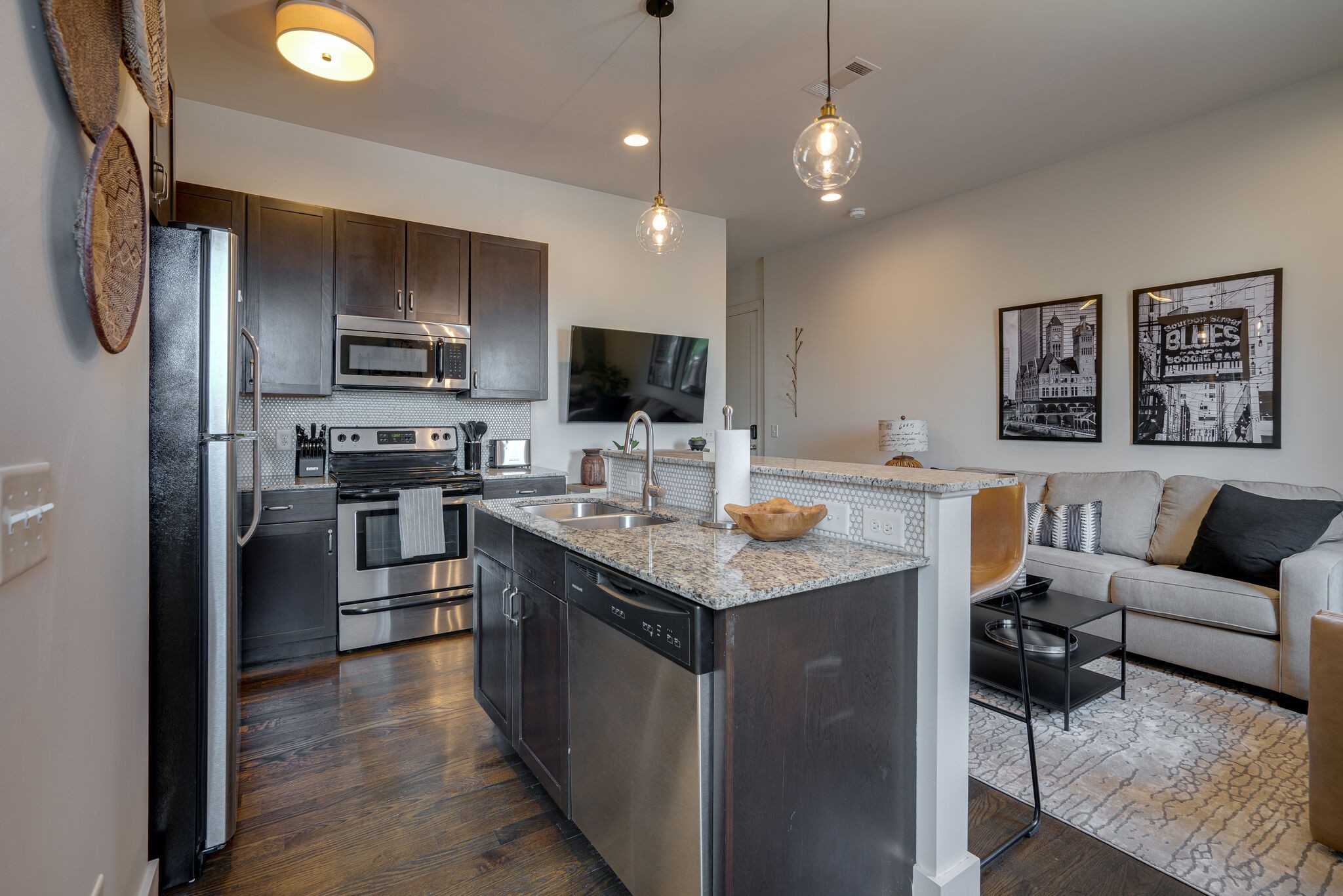 210 30th Ave, N Unit: 305