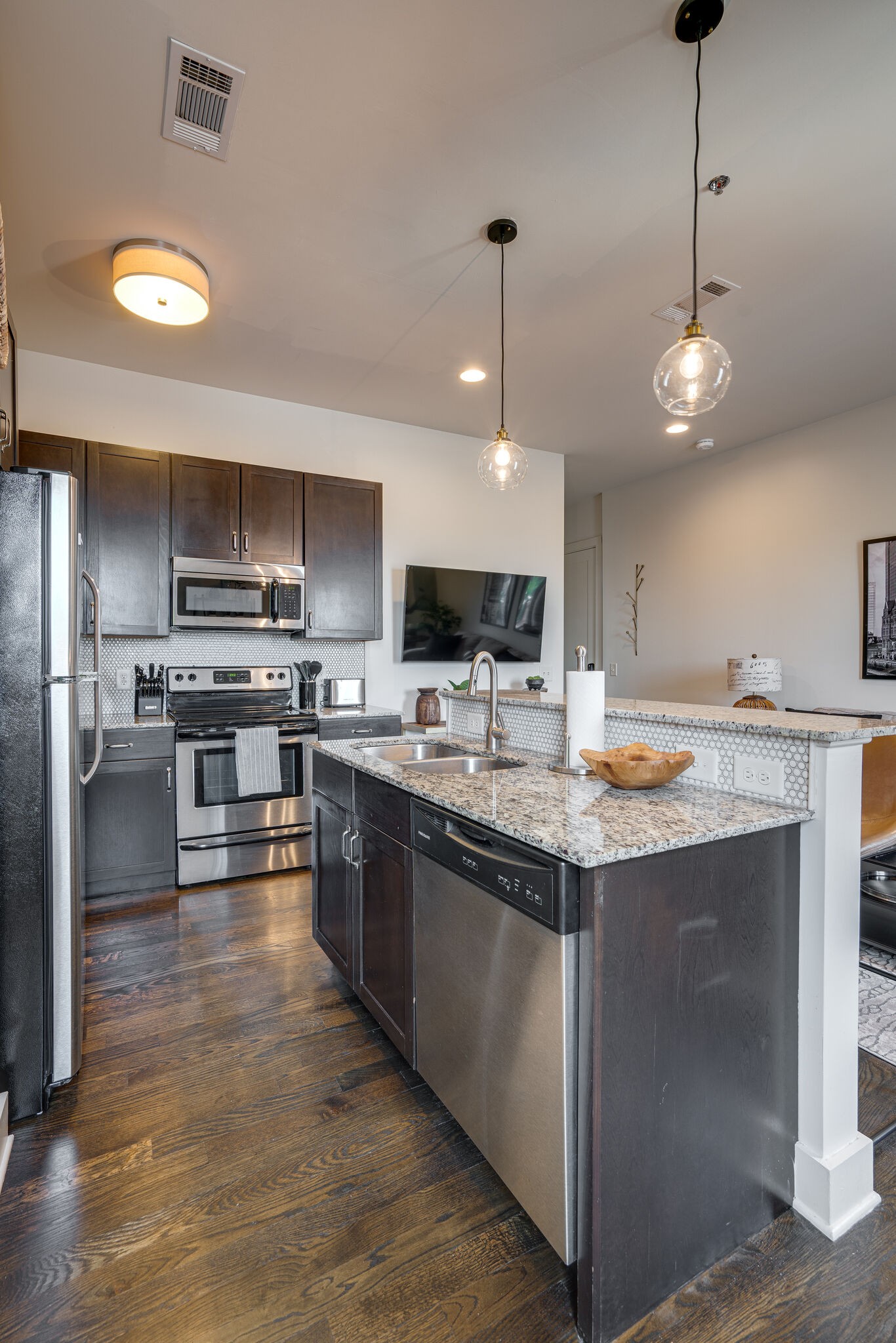 210 30th Ave, N Unit: 305